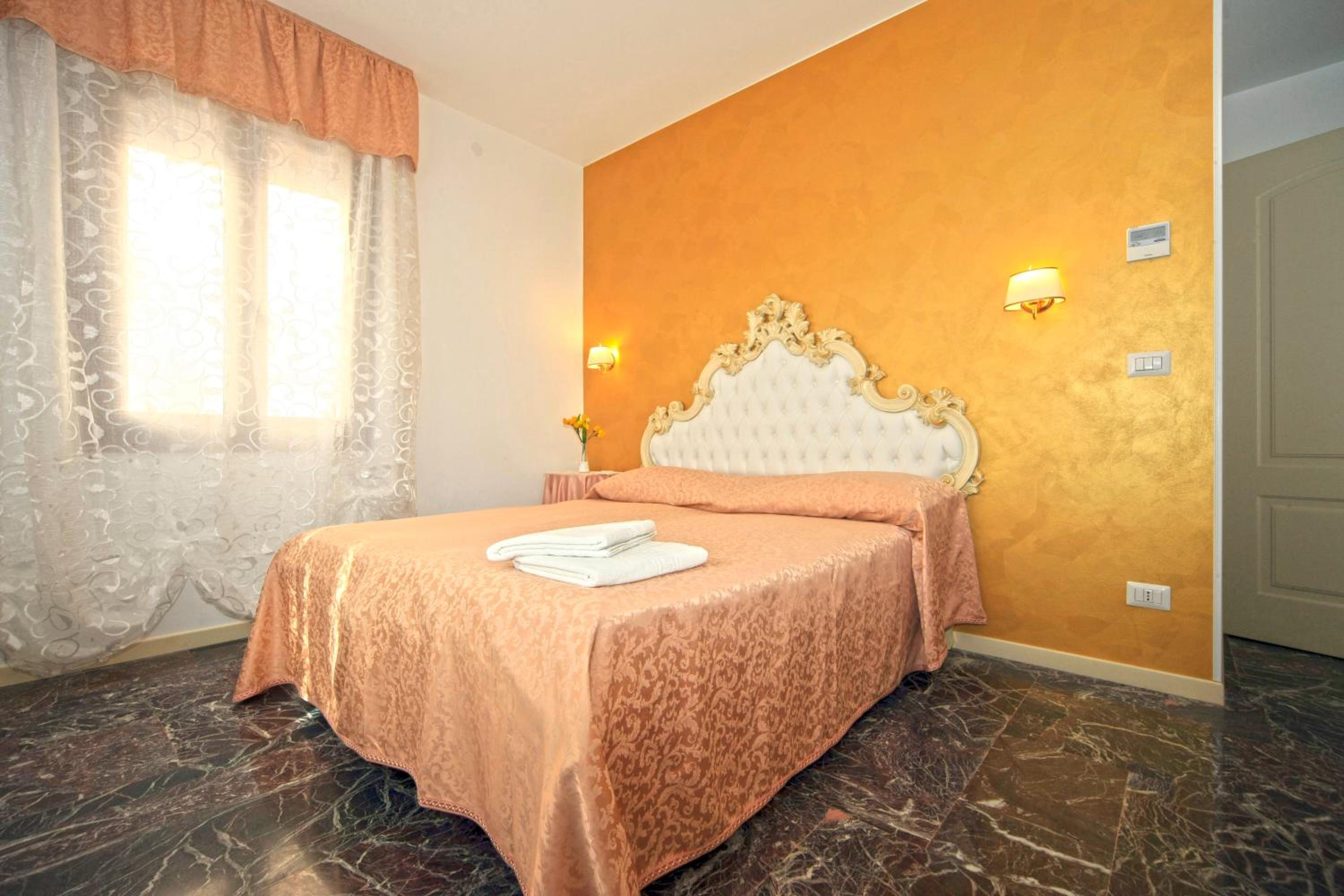 Classic Double Room photo 1