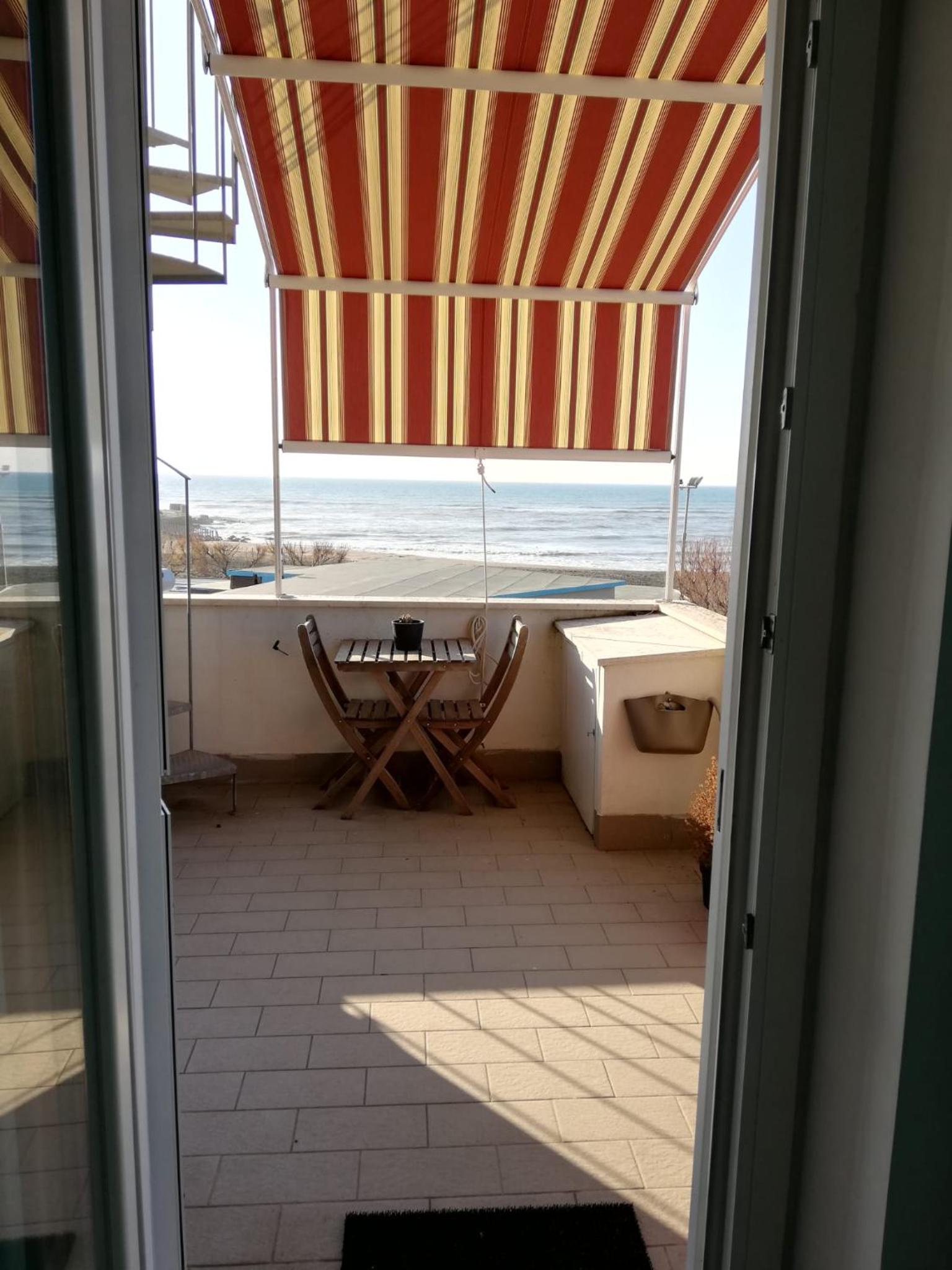 Deluxe Double Room (2 Adults + 1 Child) photo 1