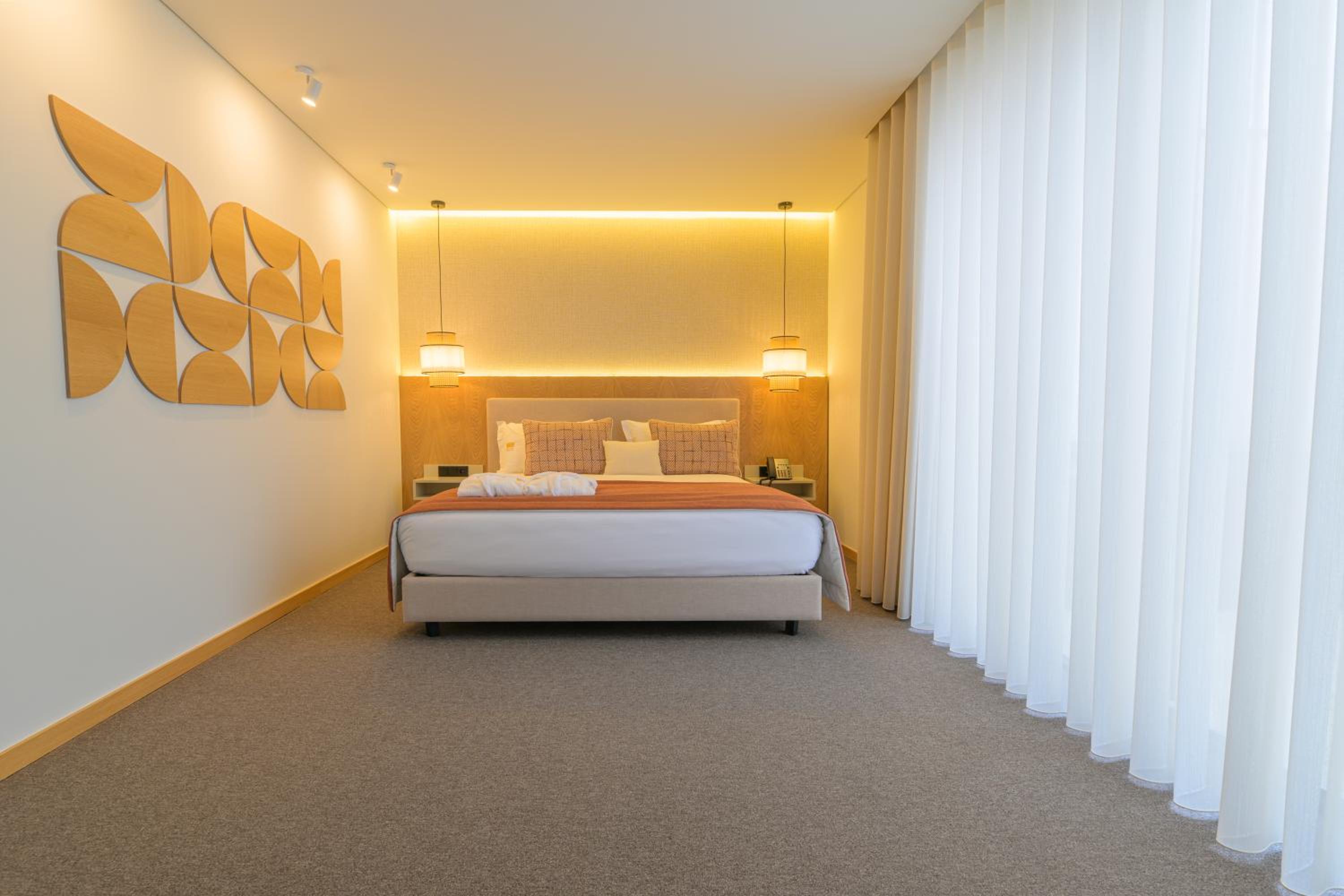Deluxe Suite with Spa Bath photo 1