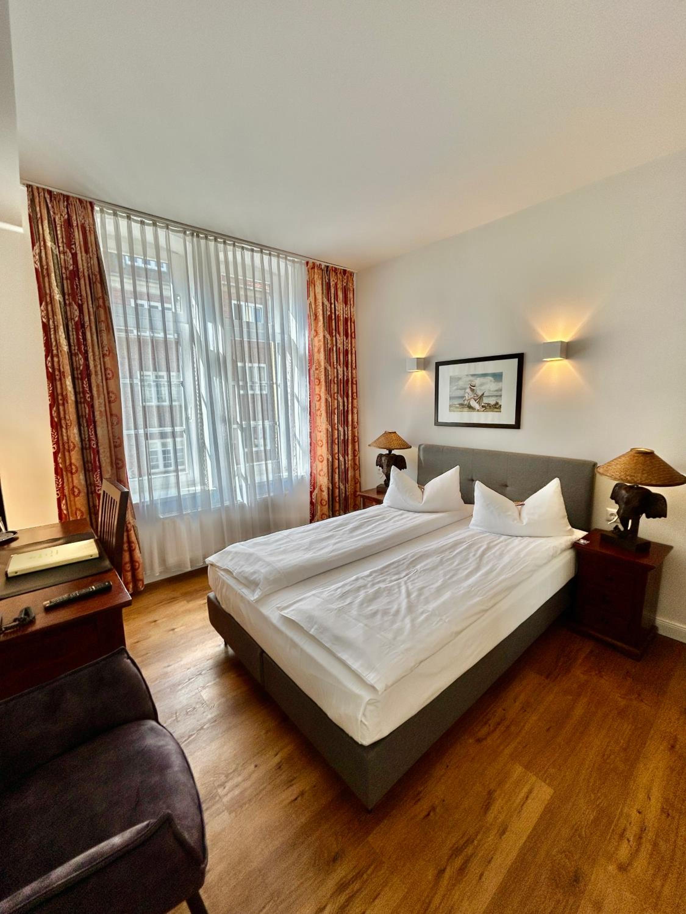 Budget Double Room photo 3