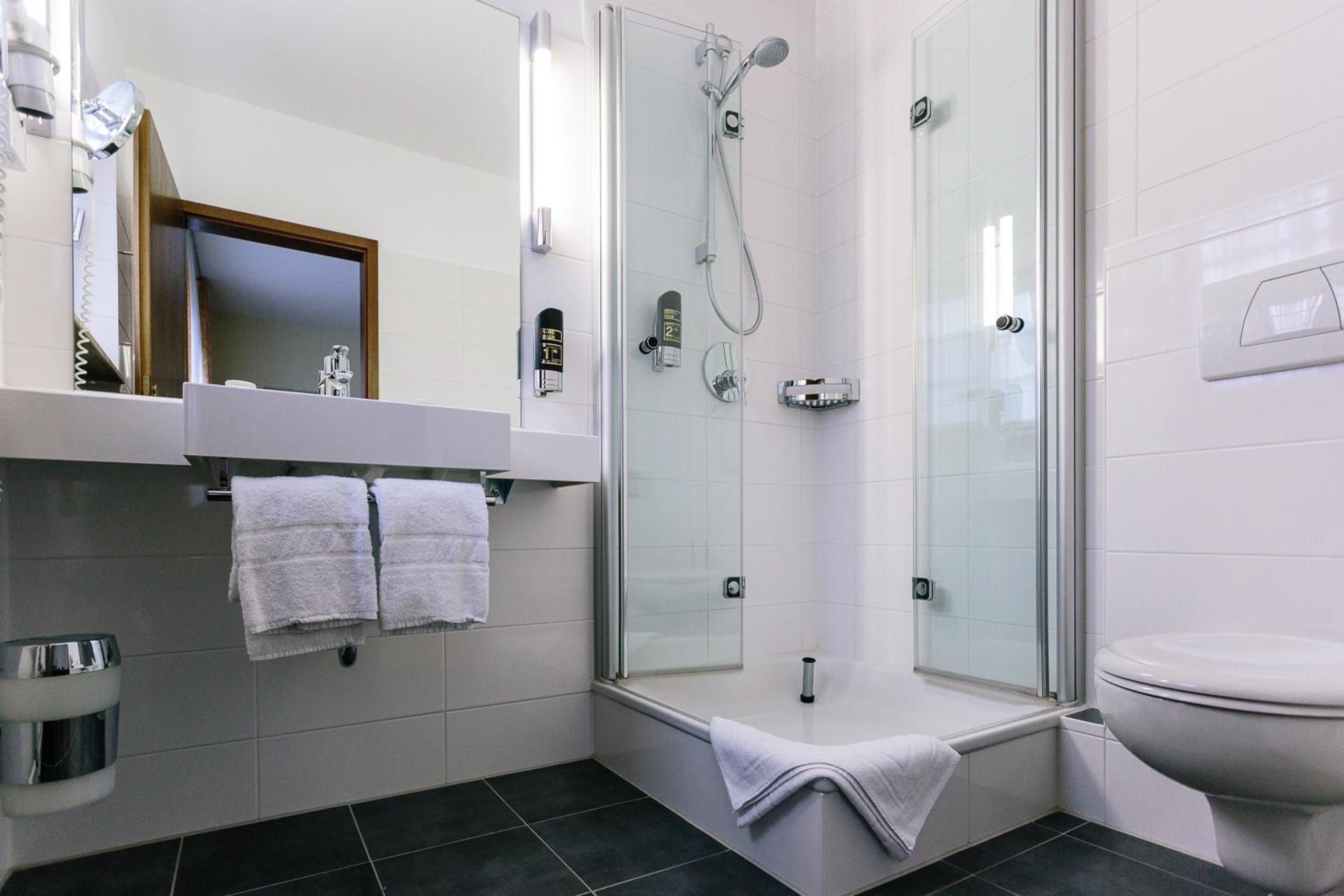 Double Room - Photo 6