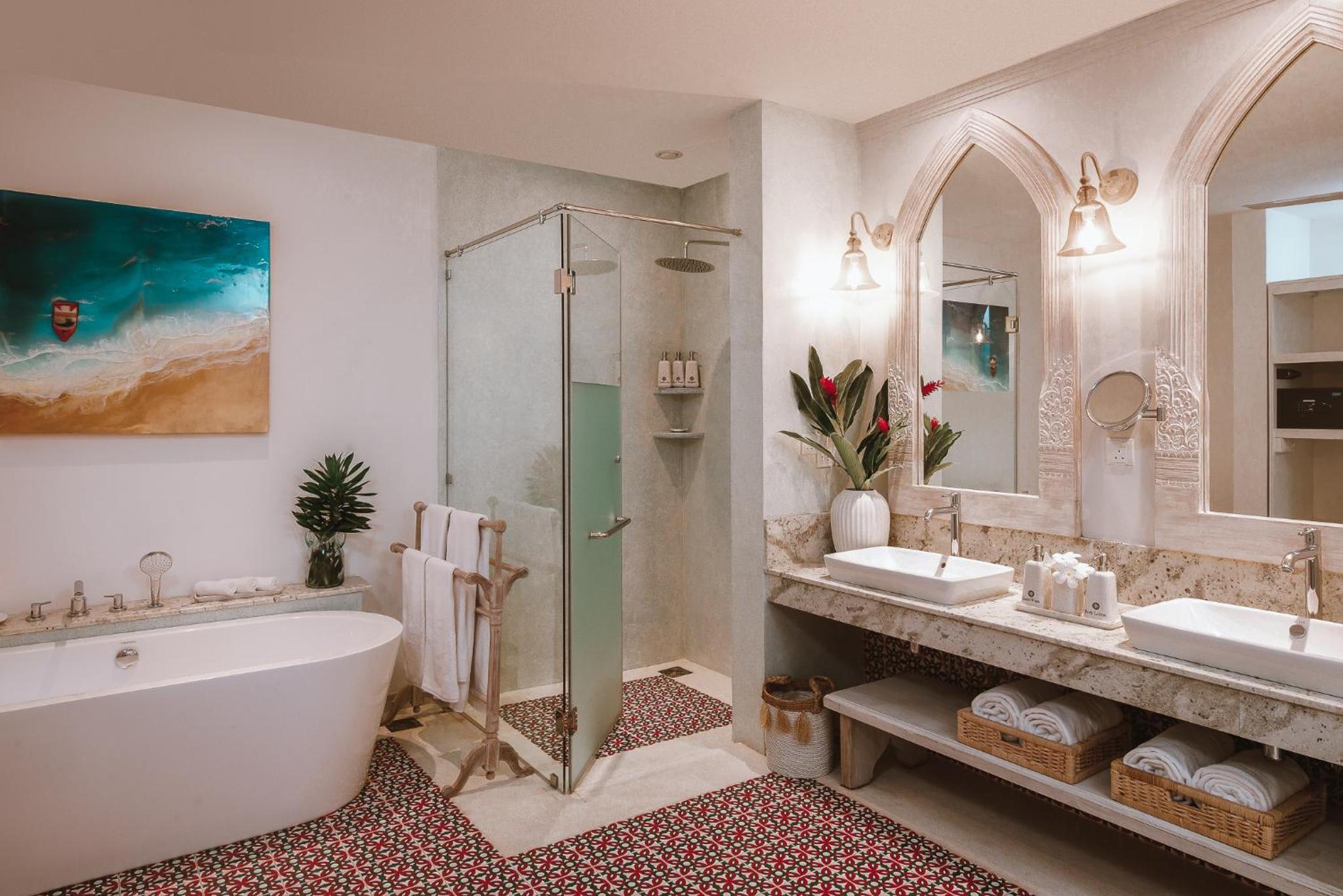 Super Deluxe with Bath - Ground Floor photo 2