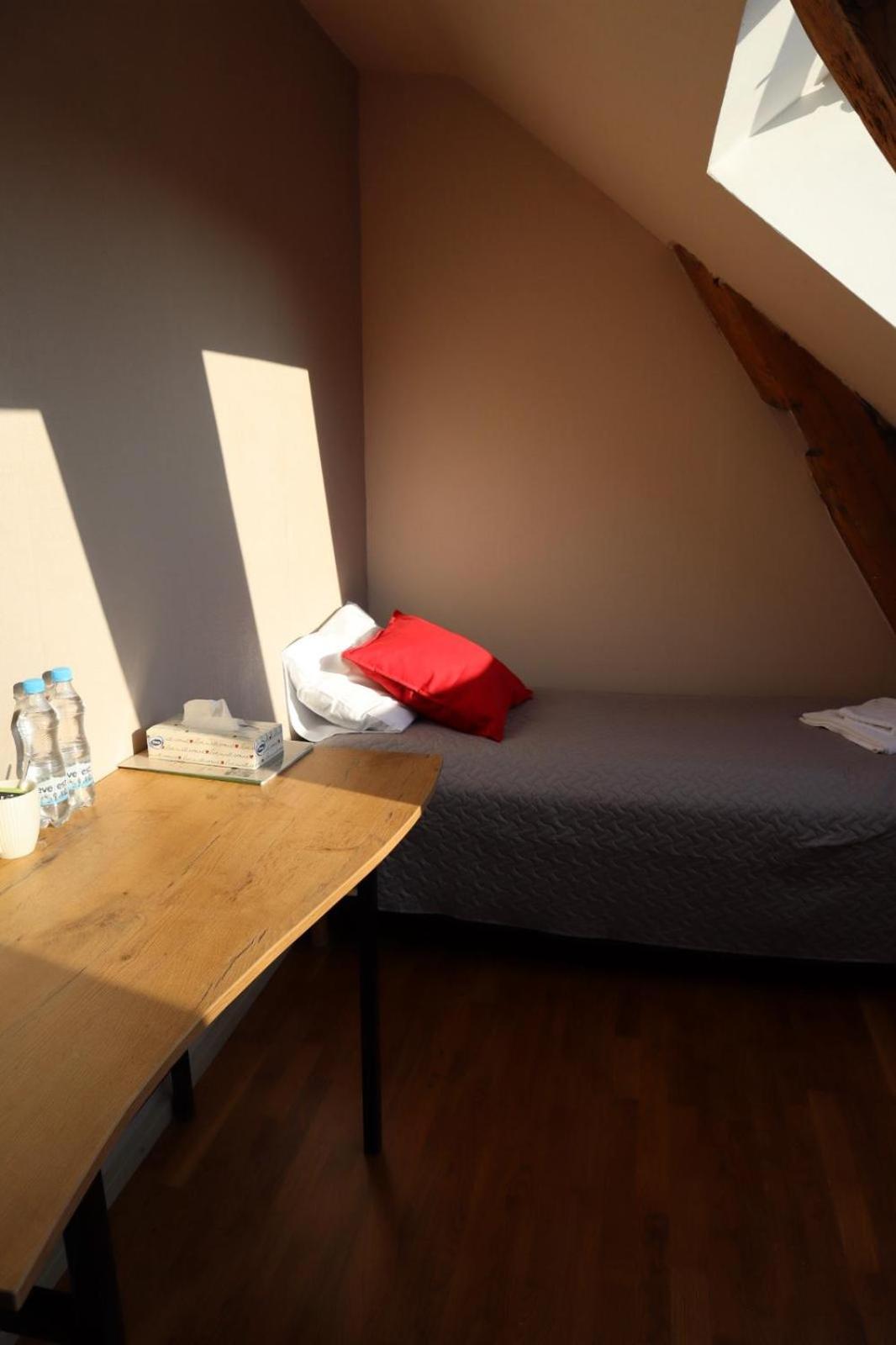 Single Room with Private Bathroom photo 1