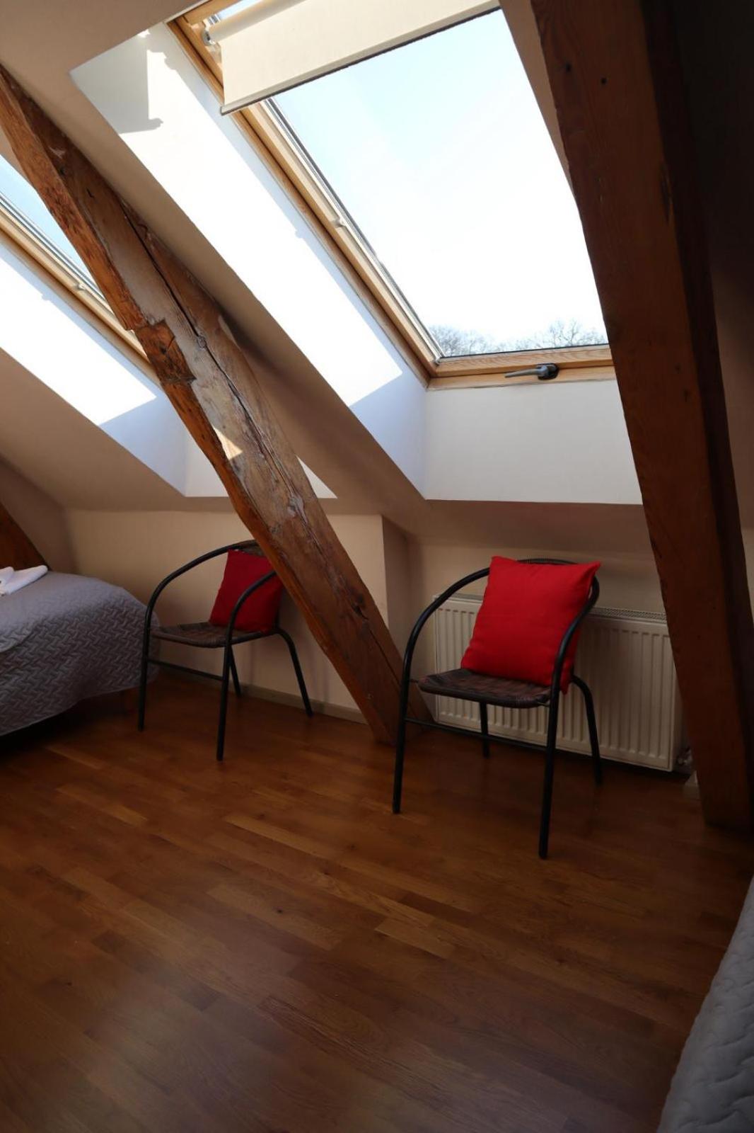 Single Room with Private Bathroom photo 3