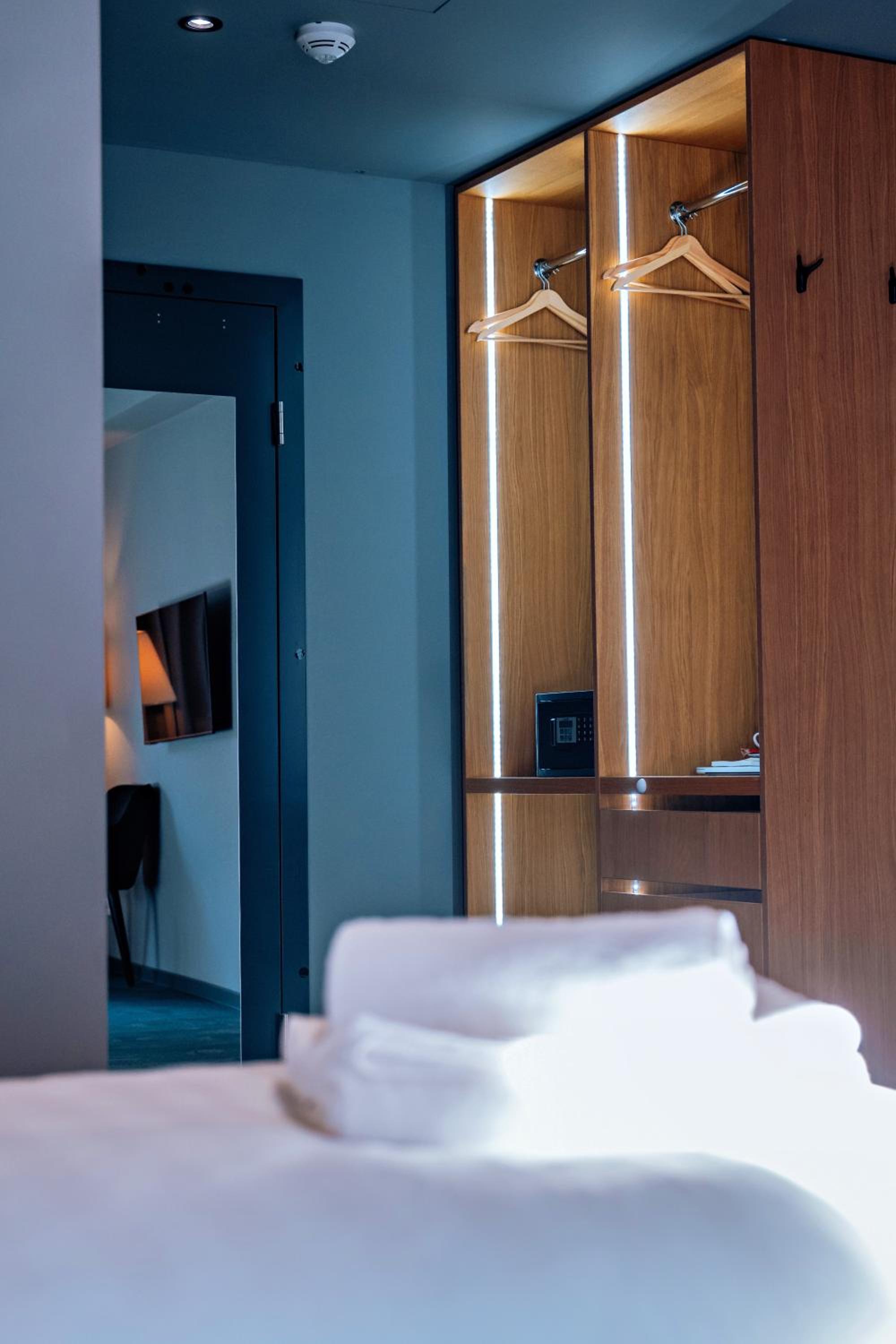 Double Room - Disability Access photo 2
