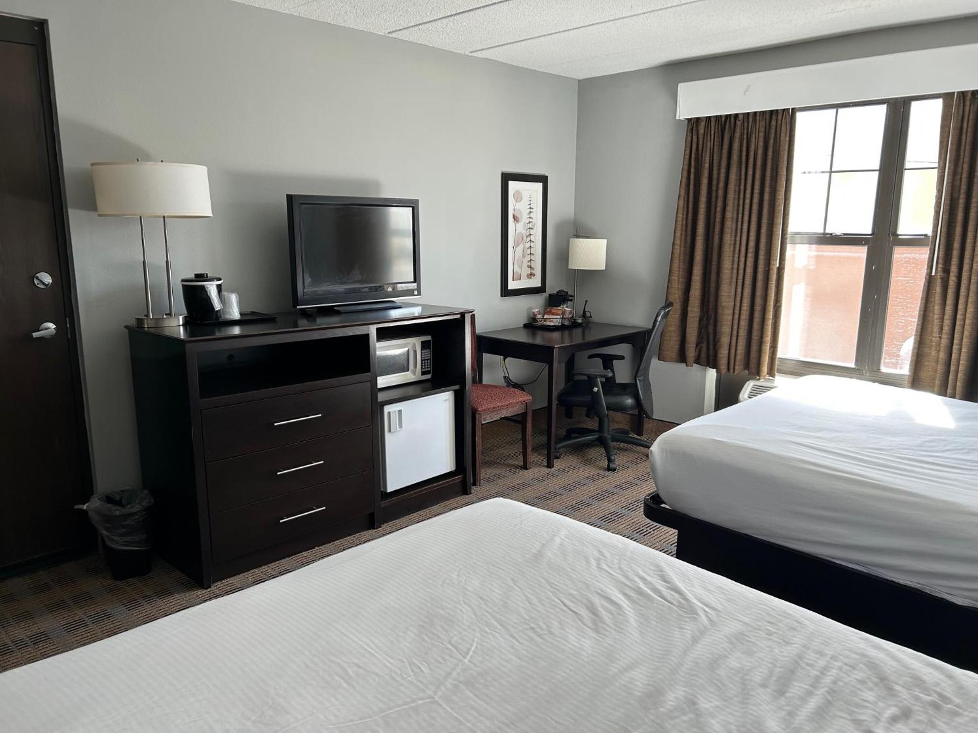 Deluxe Queen Room - Mobility Access/Non-Smoking
