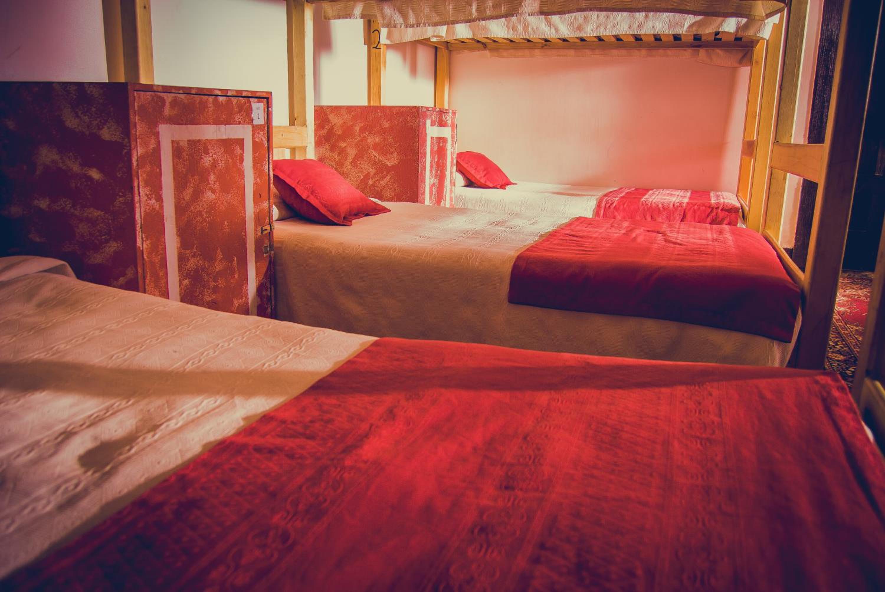 Bed in 6-Bed Dormitory Room with Shared Bathroom photo 2
