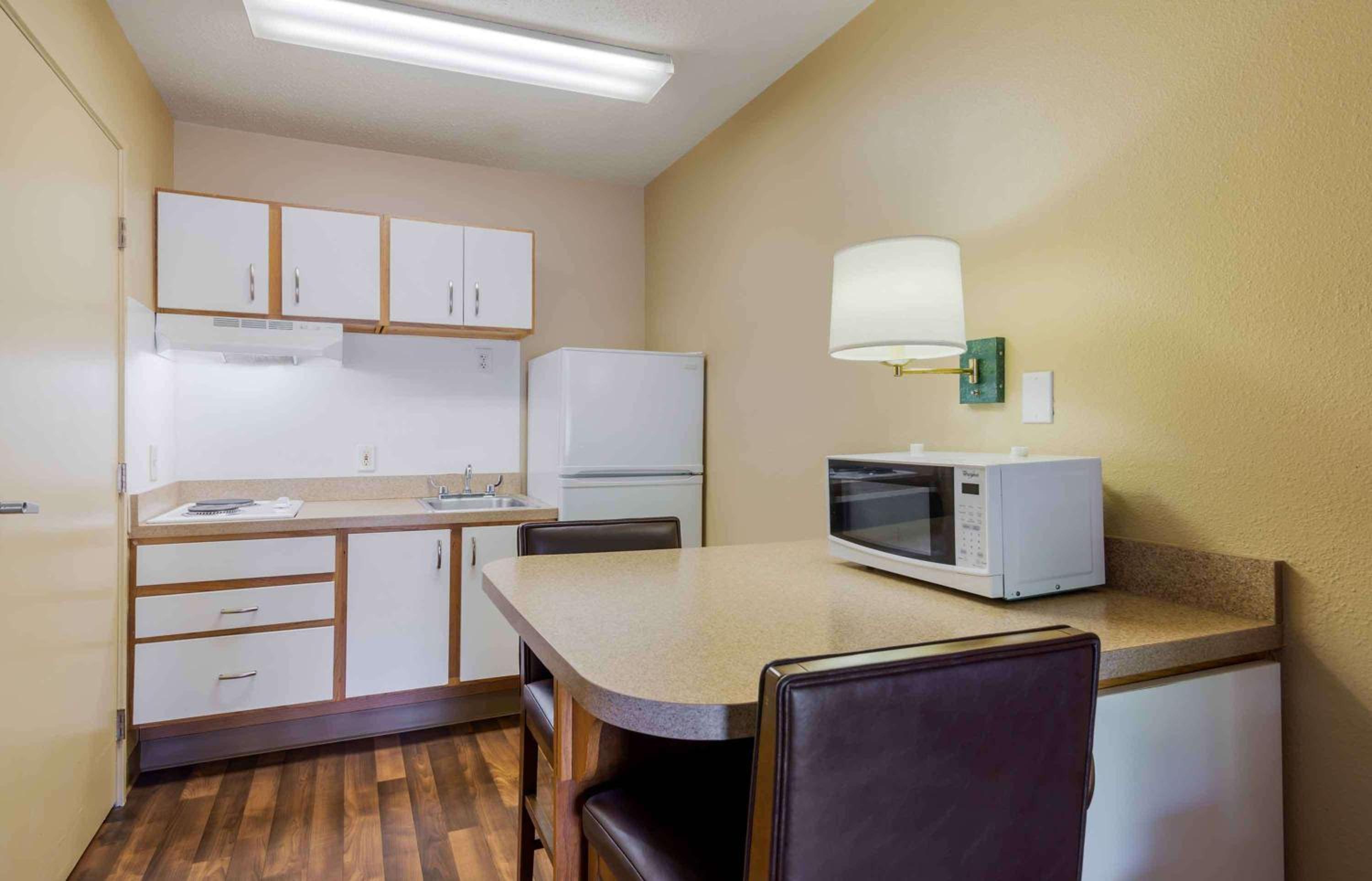 Studio with 2 Double Beds - Disability Access - Non-Smoking - Photo 1