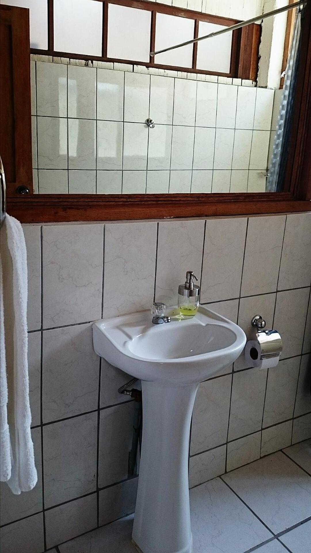 Family Room with Private Bathroom photo 3
