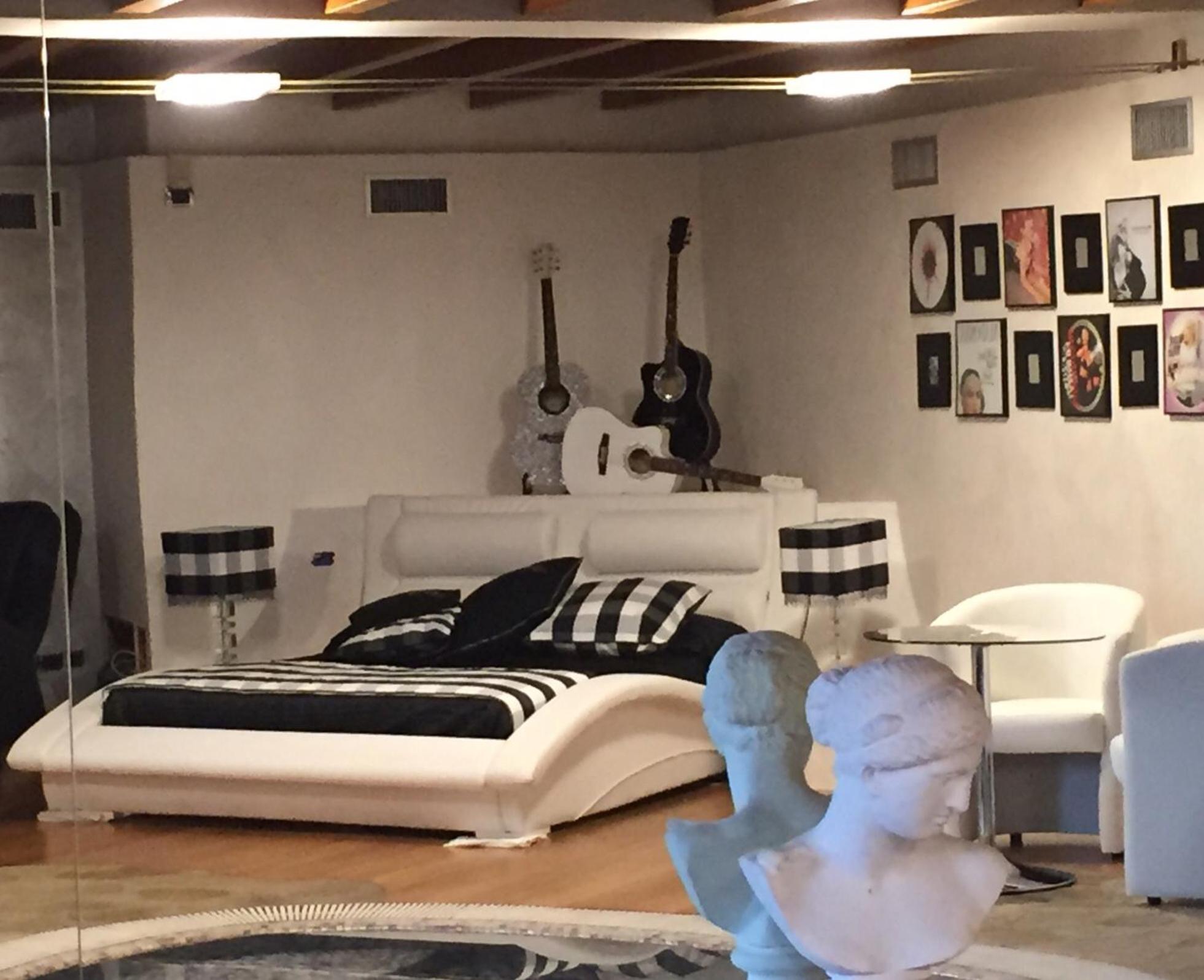 Deluxe King Studio