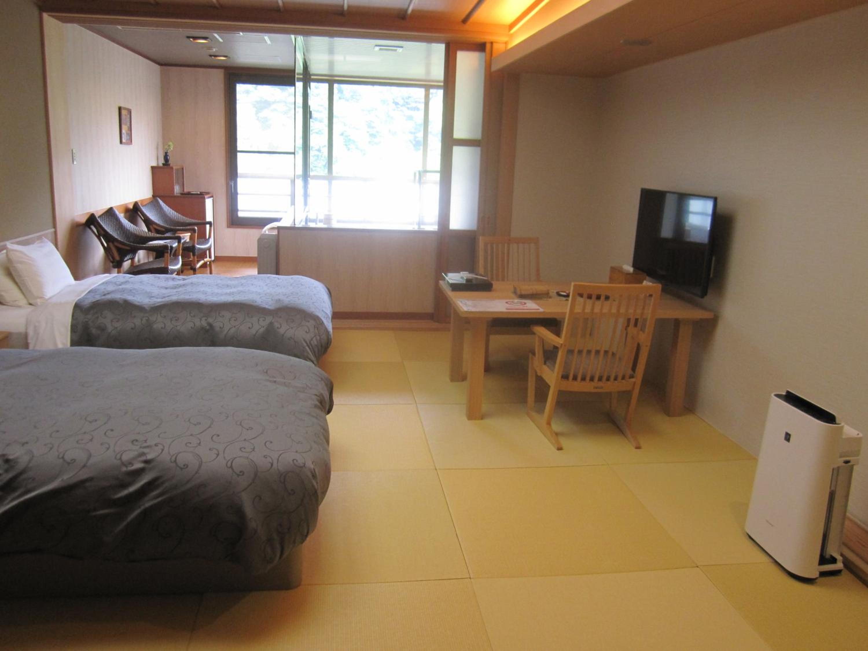 Twin Room with Private Bathroom photo 1