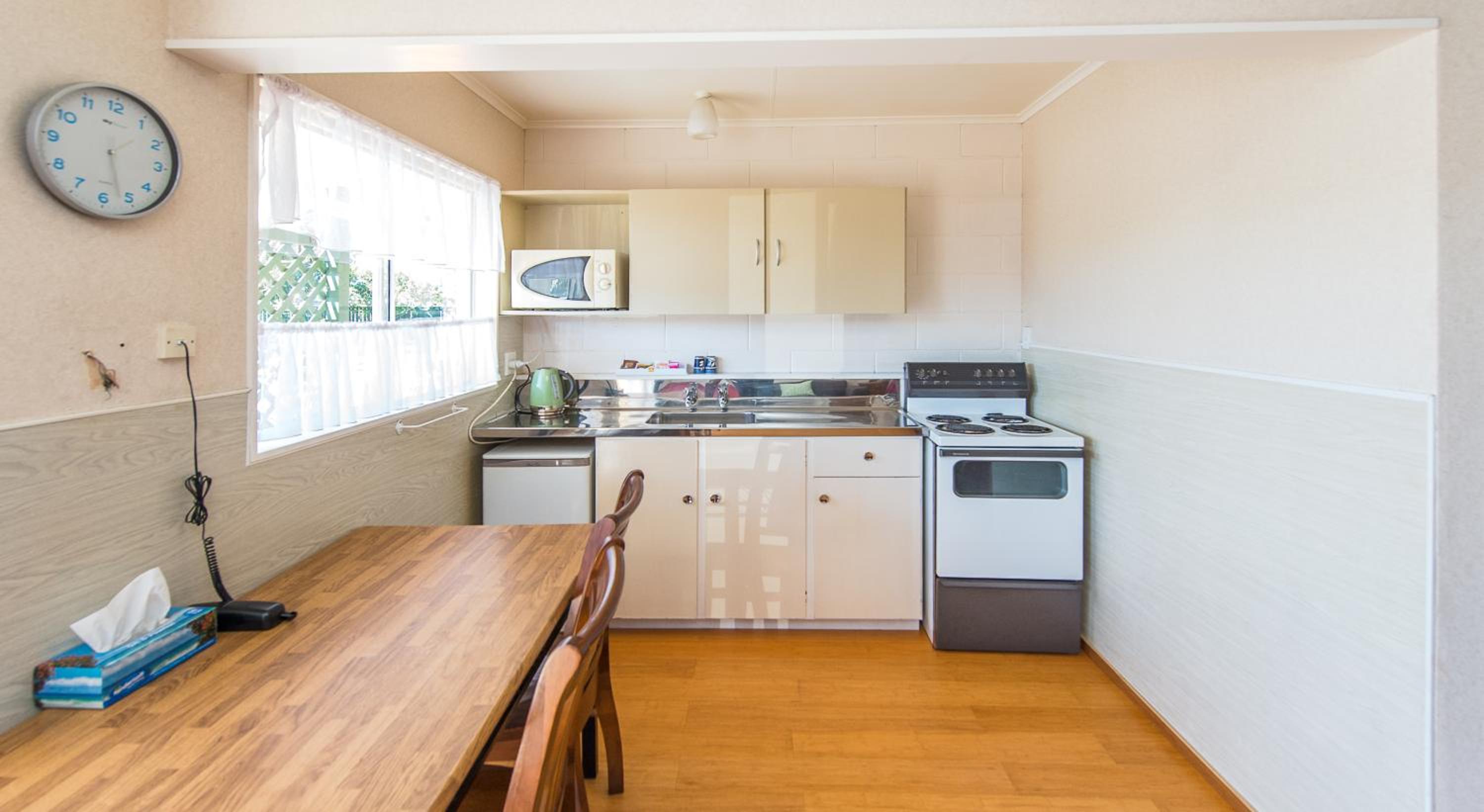 Studio with Kitchen - Photo 4