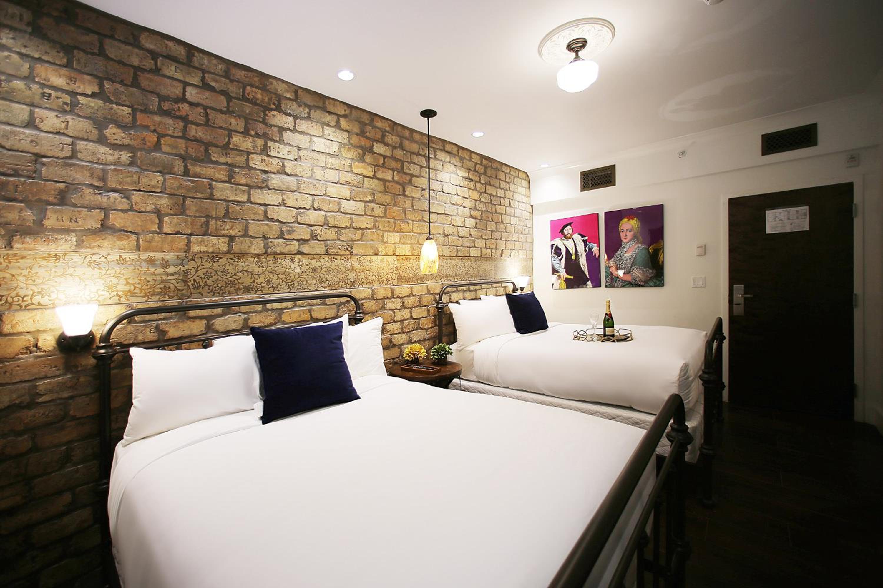 Deluxe Double Room with Two Double Beds - Photo 21