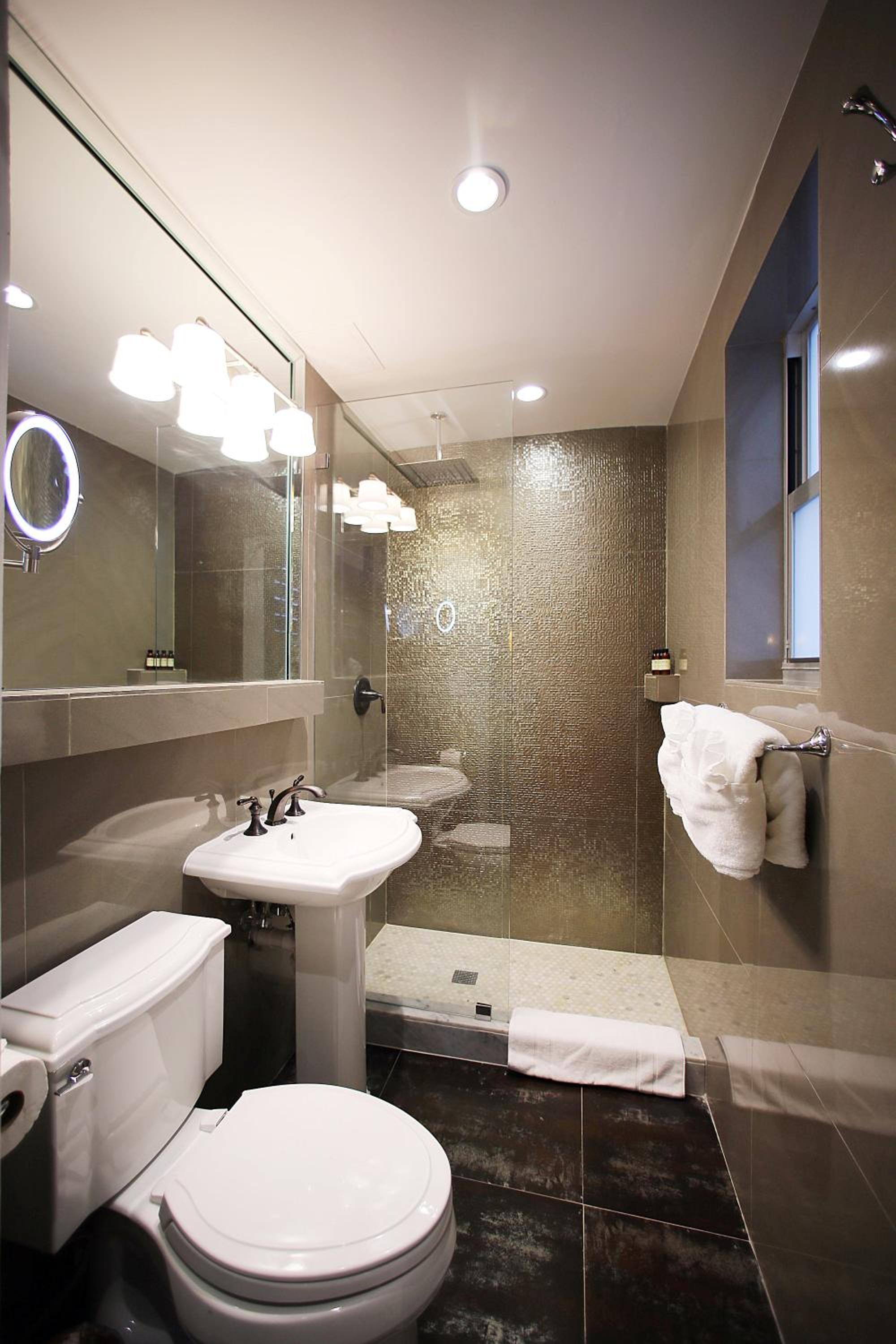 Classic King Room - Photo 4
