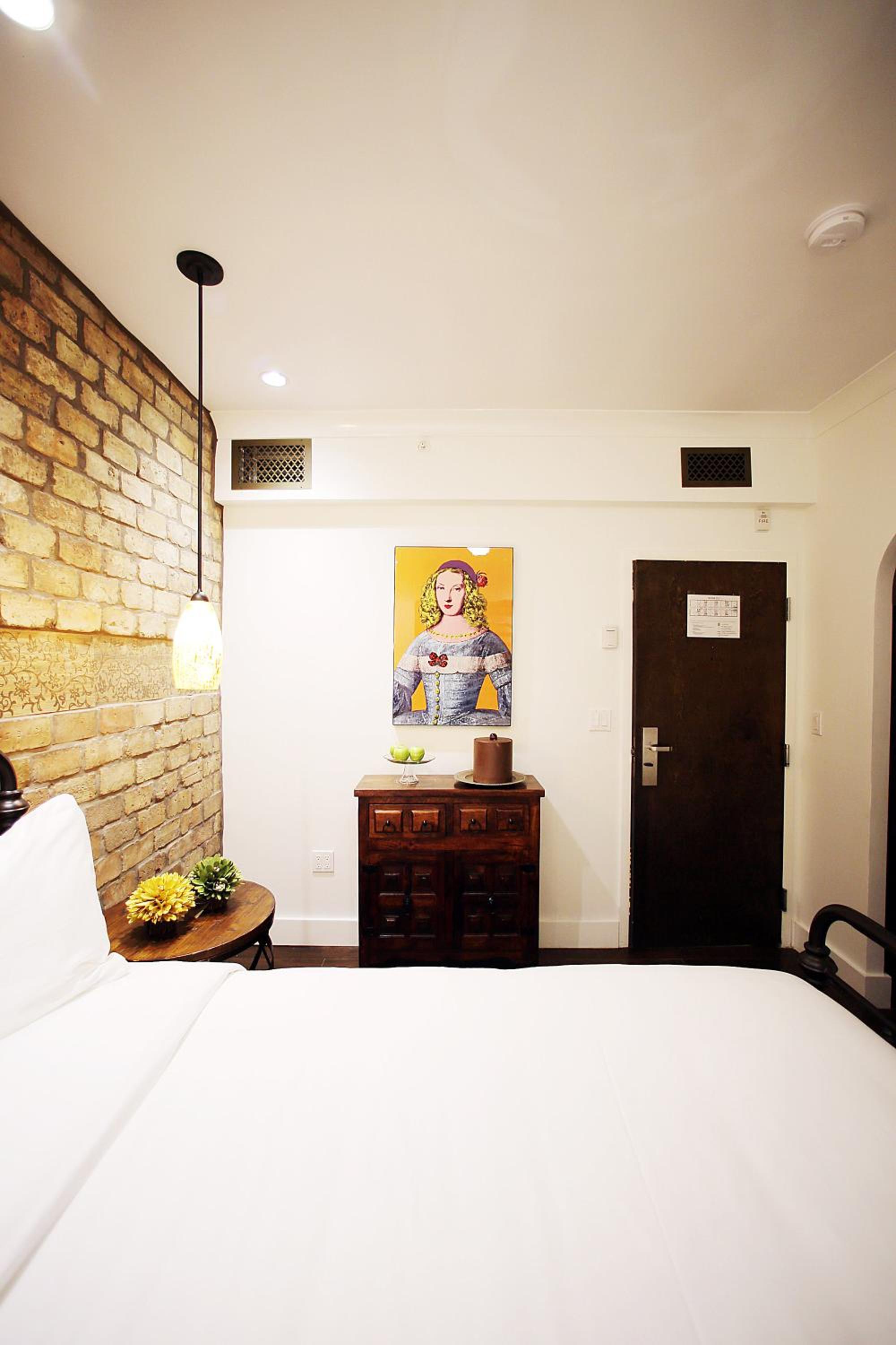 Classic King Room - Photo 2