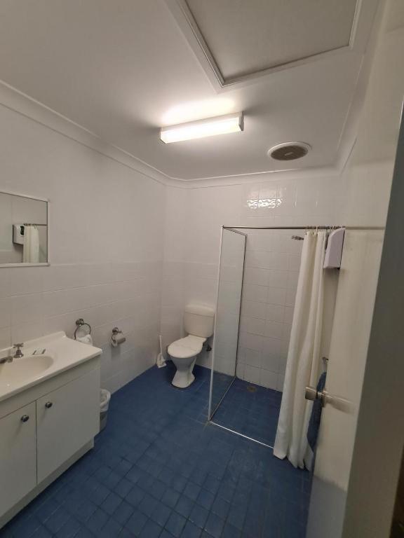 Deluxe King Suite photo 2