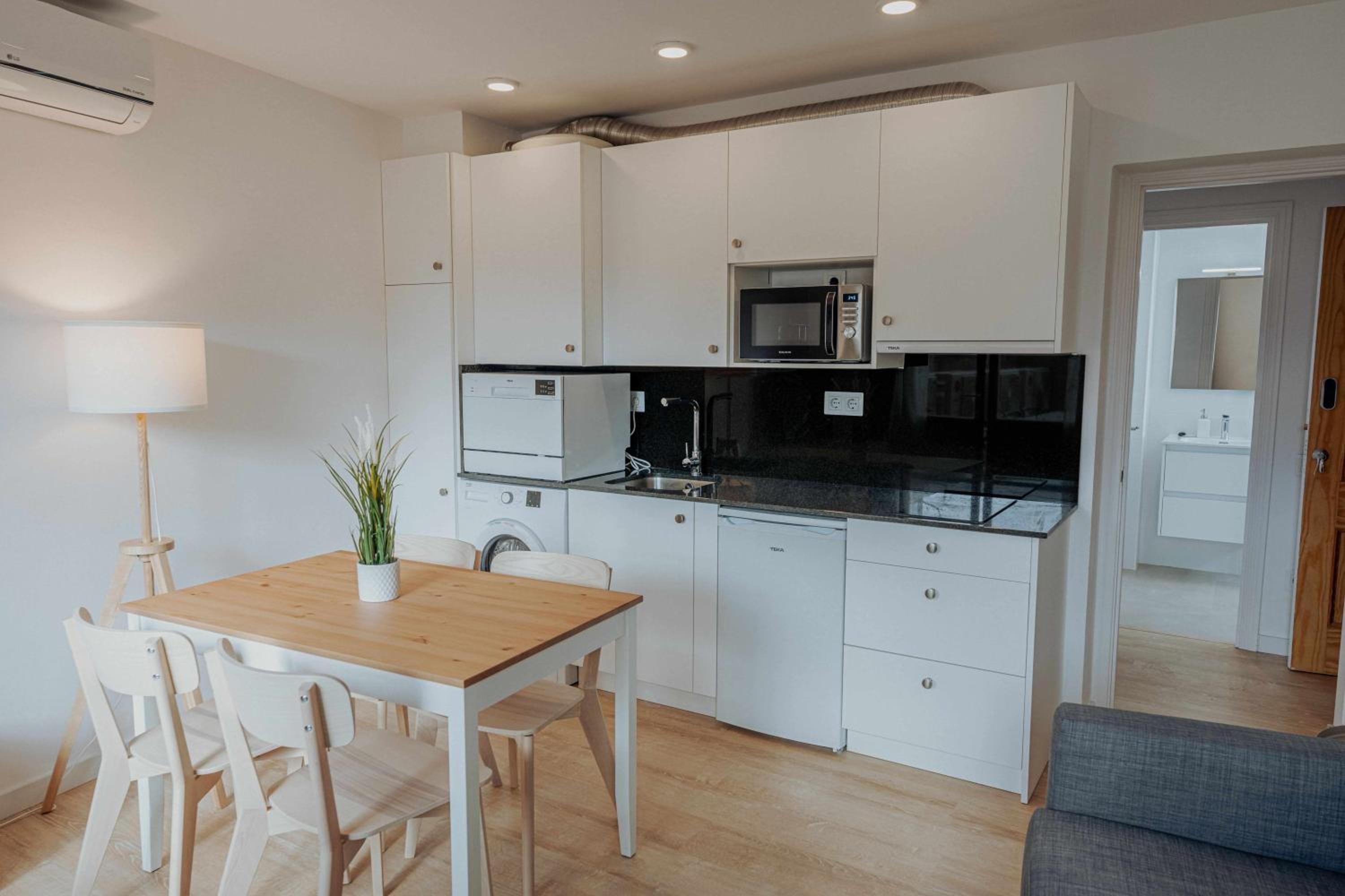 Superior One-Bedroom Apartment