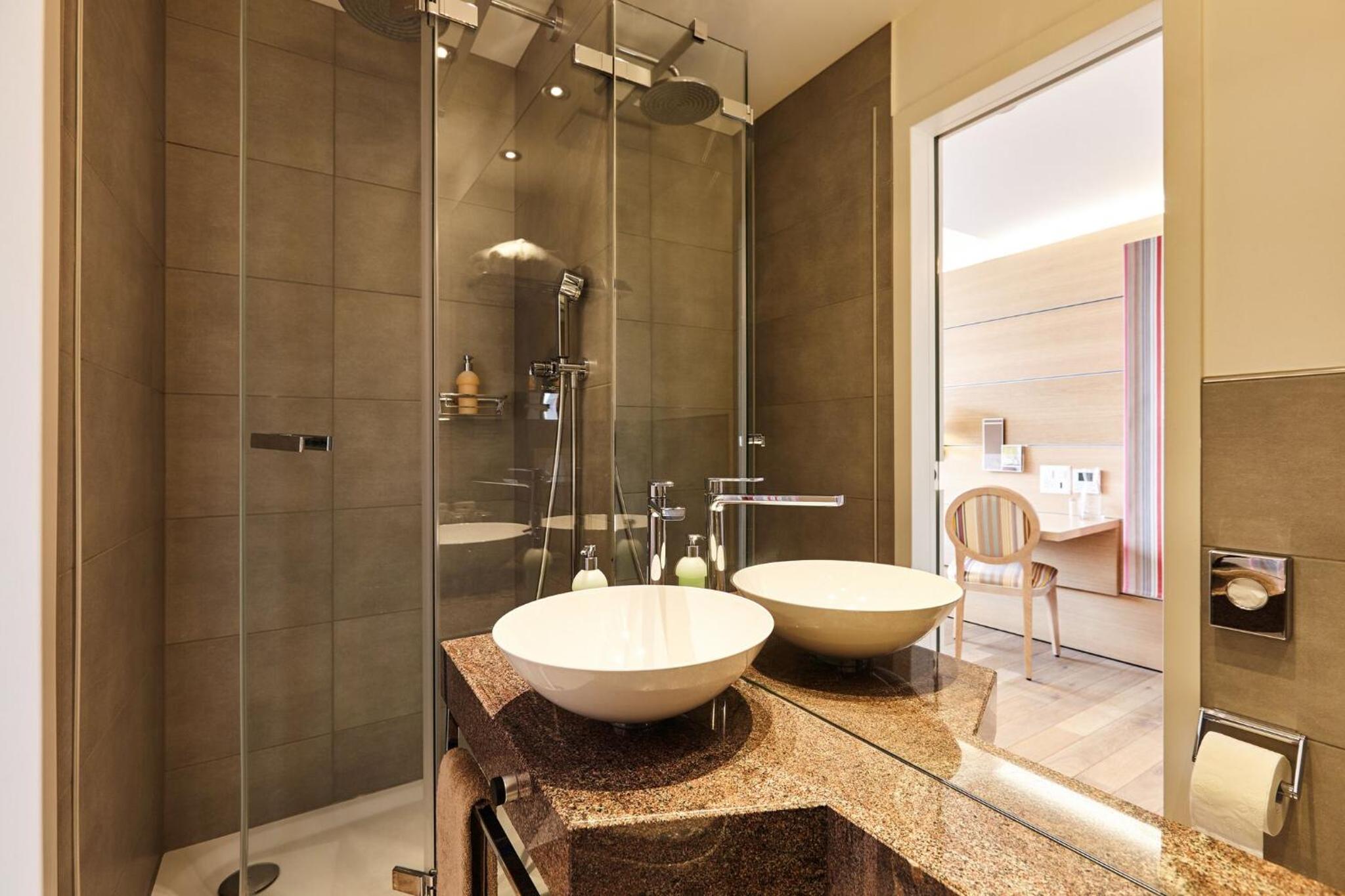 Standard Double or Twin Room photo 3