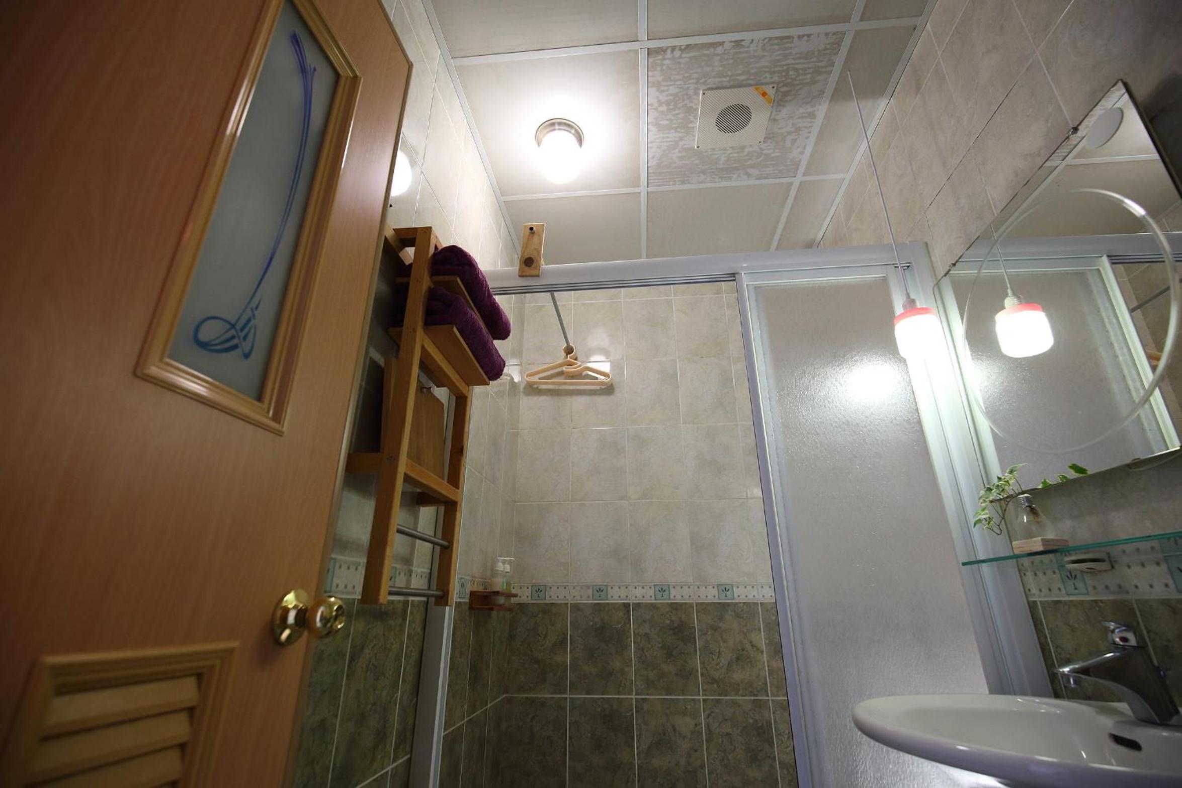 Double Room - Photo 26