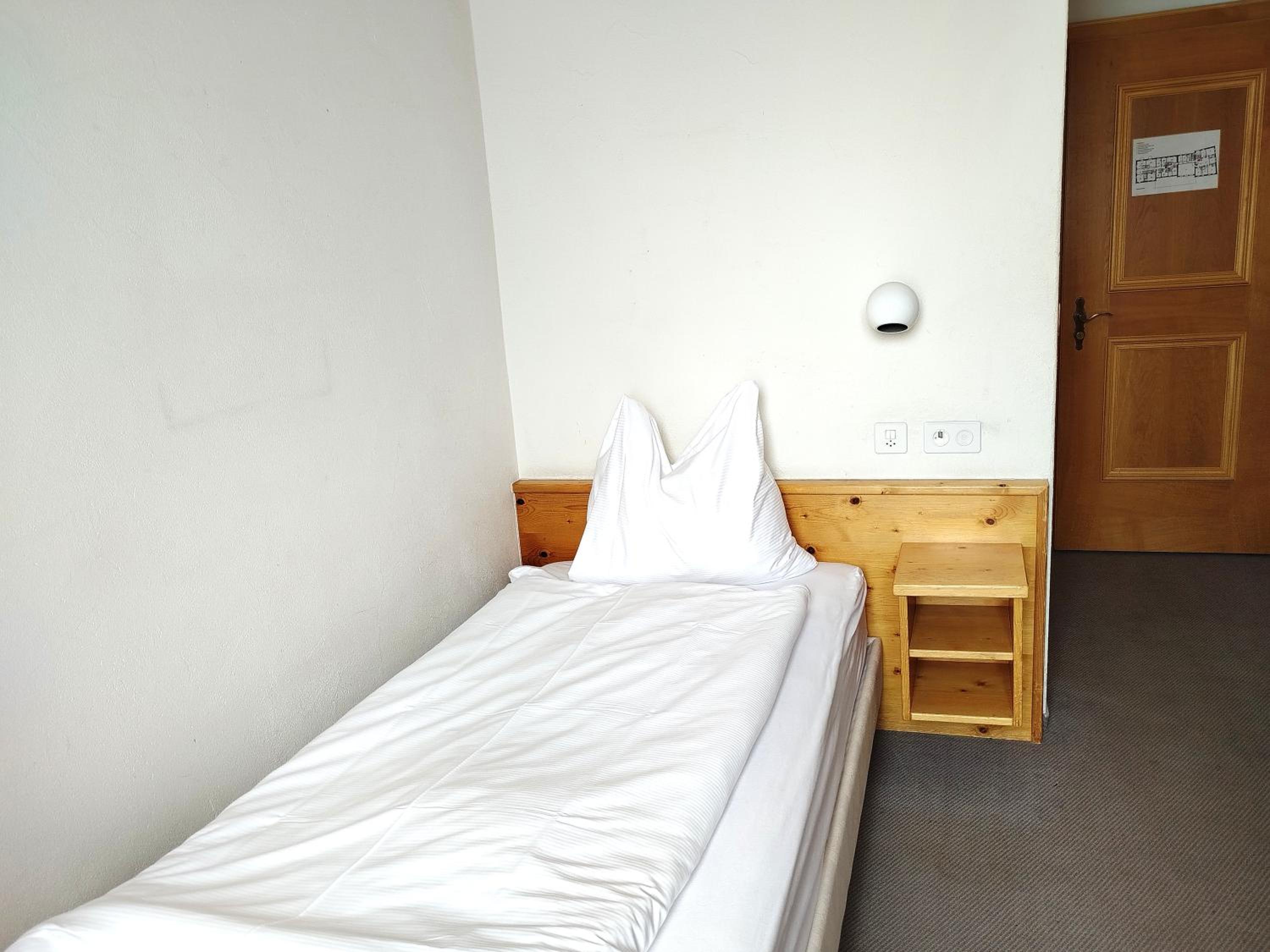 Standard Single Room with Shared Bathroom