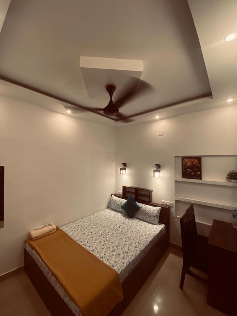 Family Room with Garden View