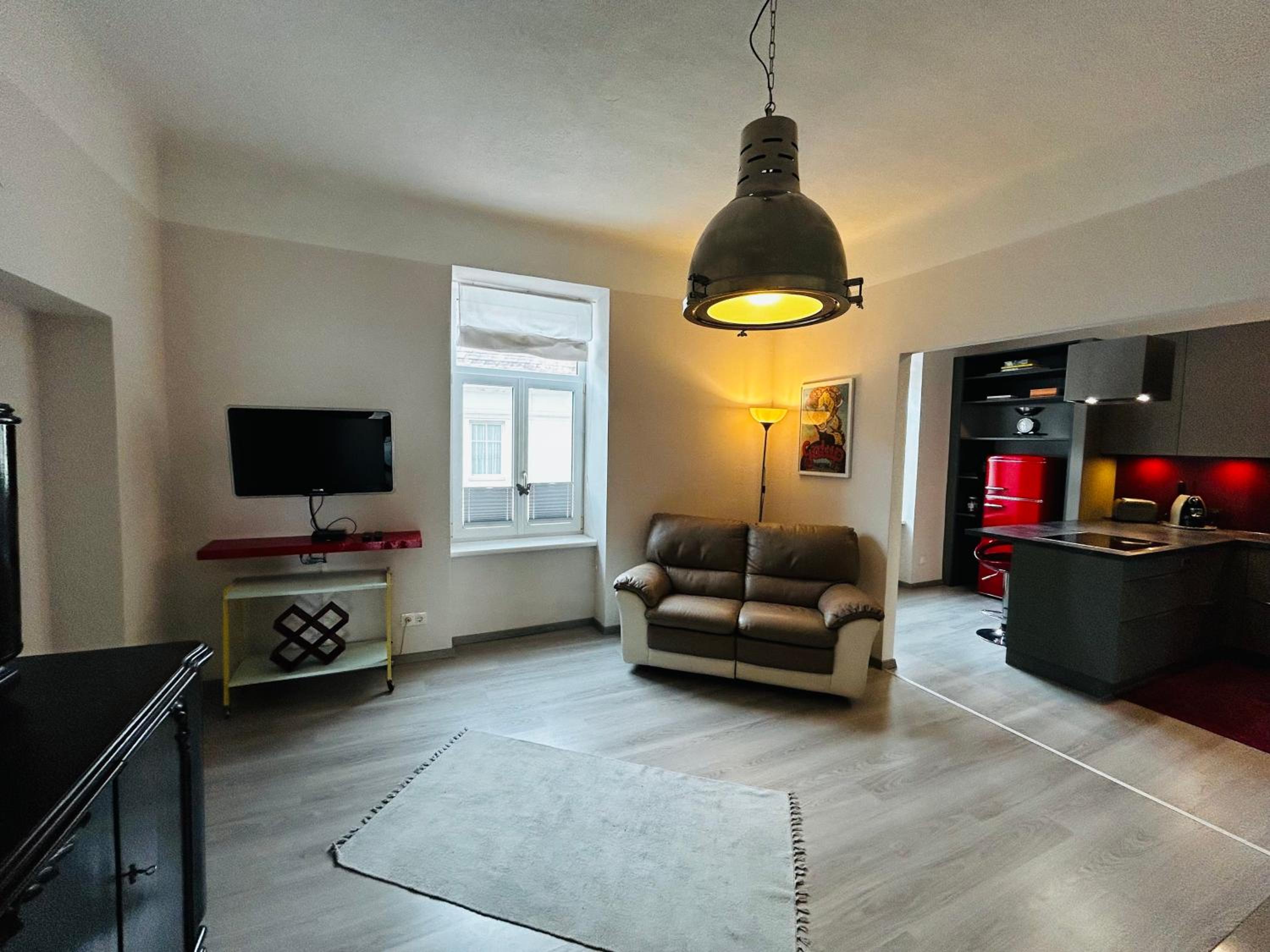 One-Bedroom Apartment with Balcony photo 3
