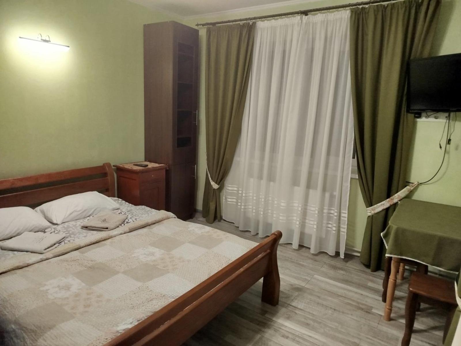 Economy Quadruple Room with Shared Bathroom photo 3