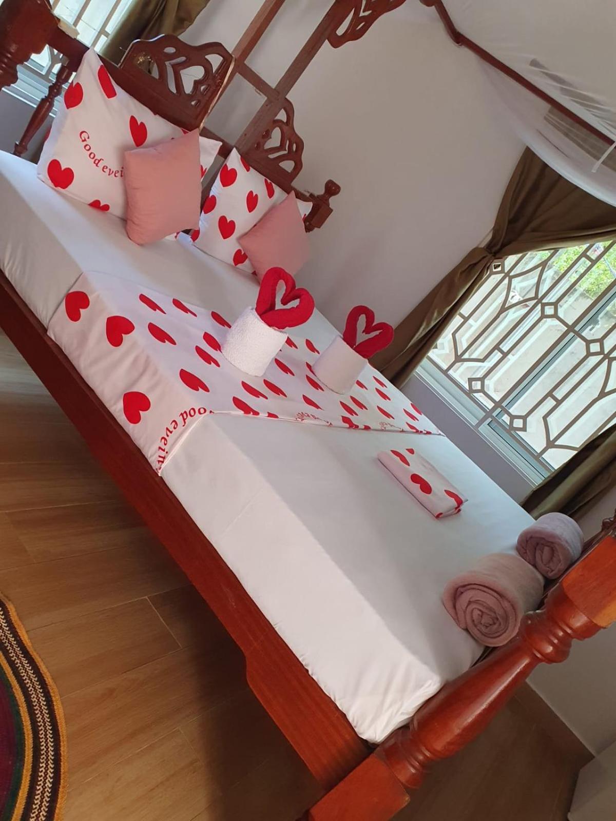 Double Room with Shared Bathroom photo 2
