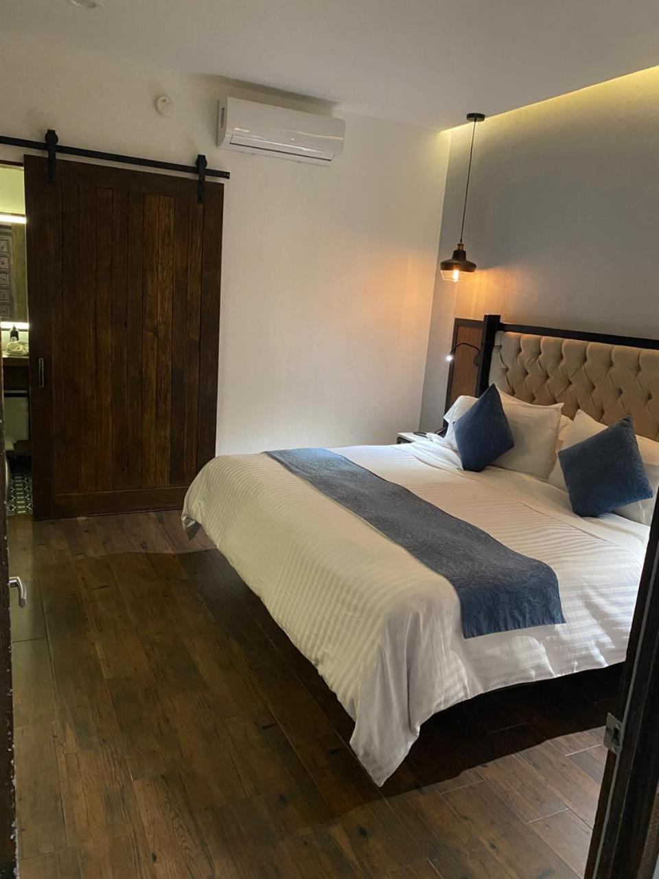 Standard Queen Room - Photo 1