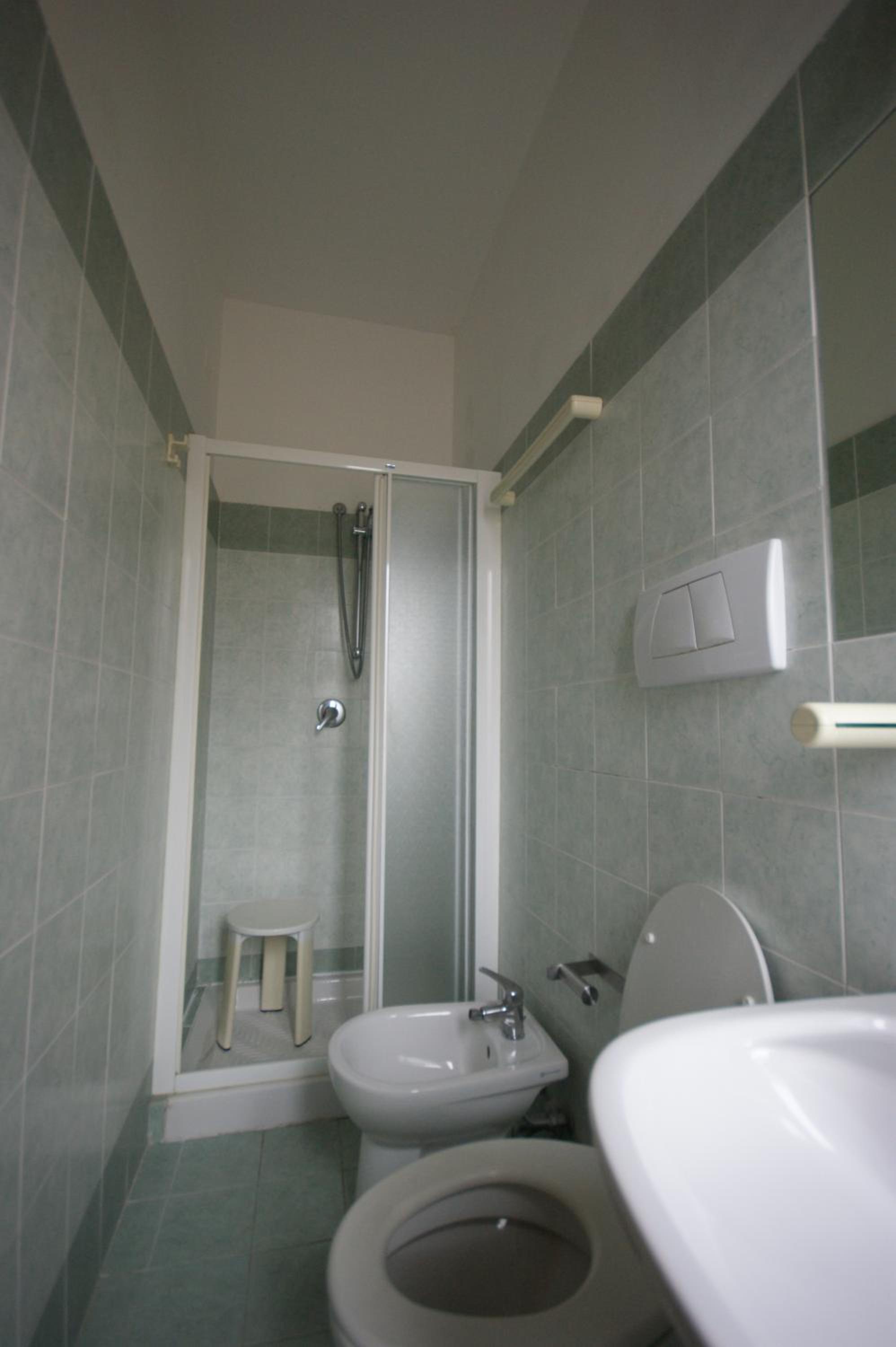 Double or Twin Room with Bathroom - Photo 26