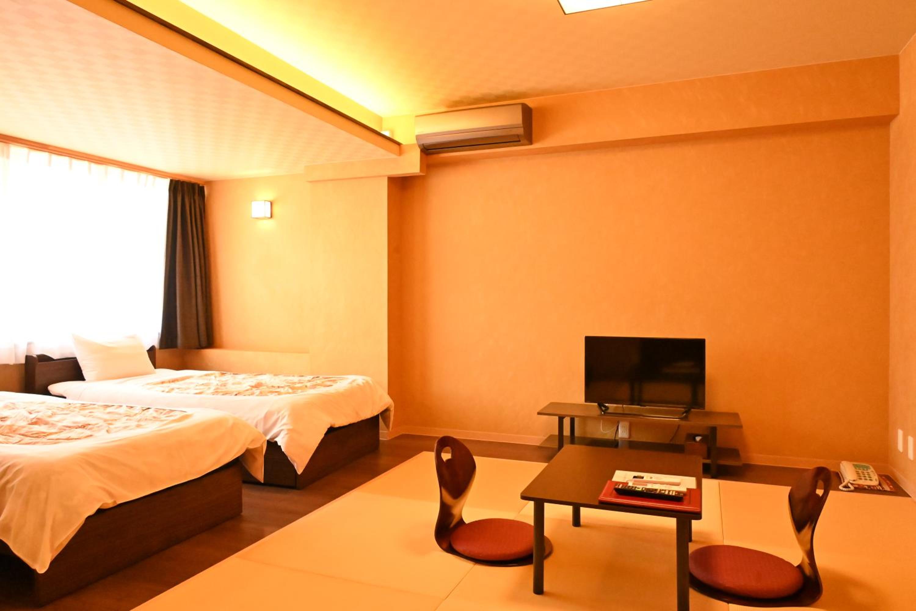 Twin Room with Mountain View - Photo 2