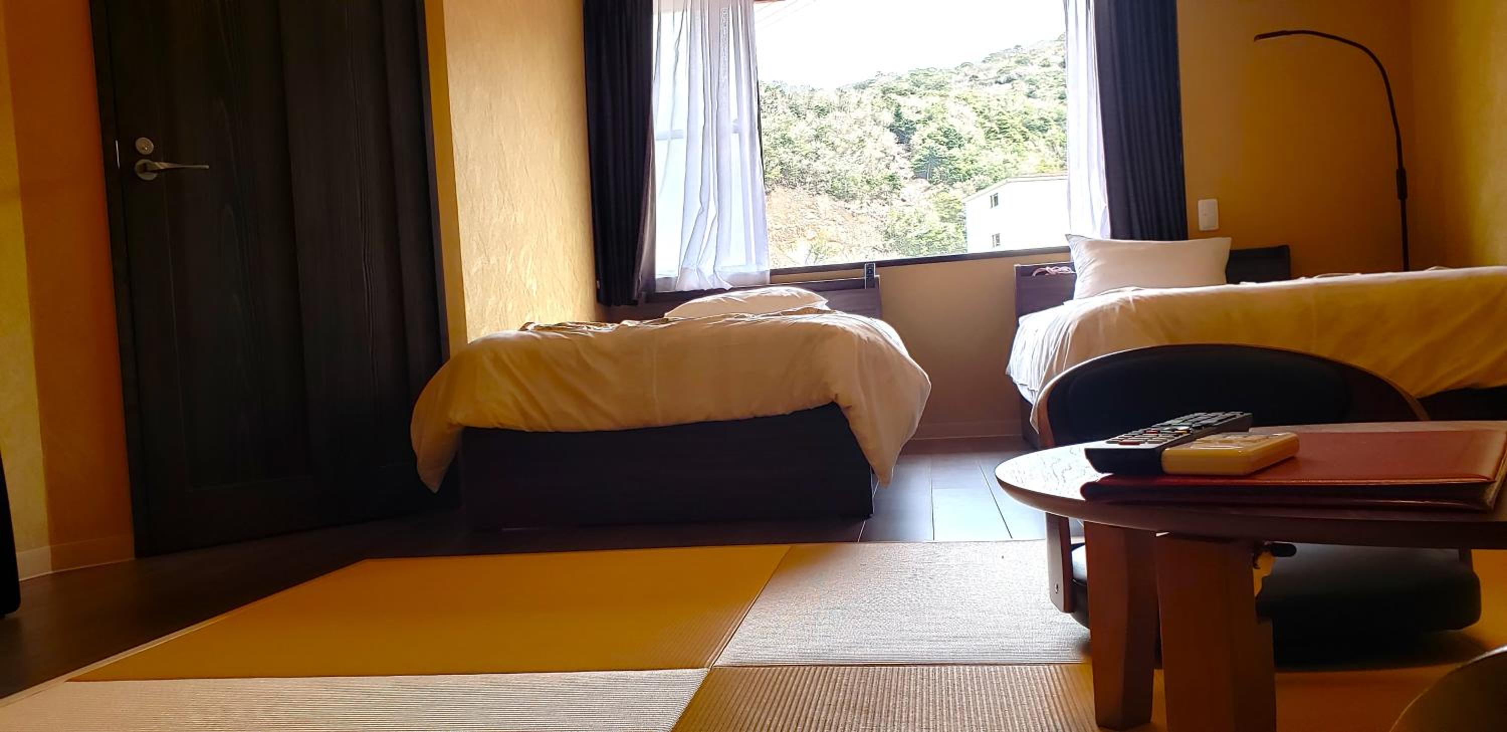 Twin Room with Mountain View - Photo 4