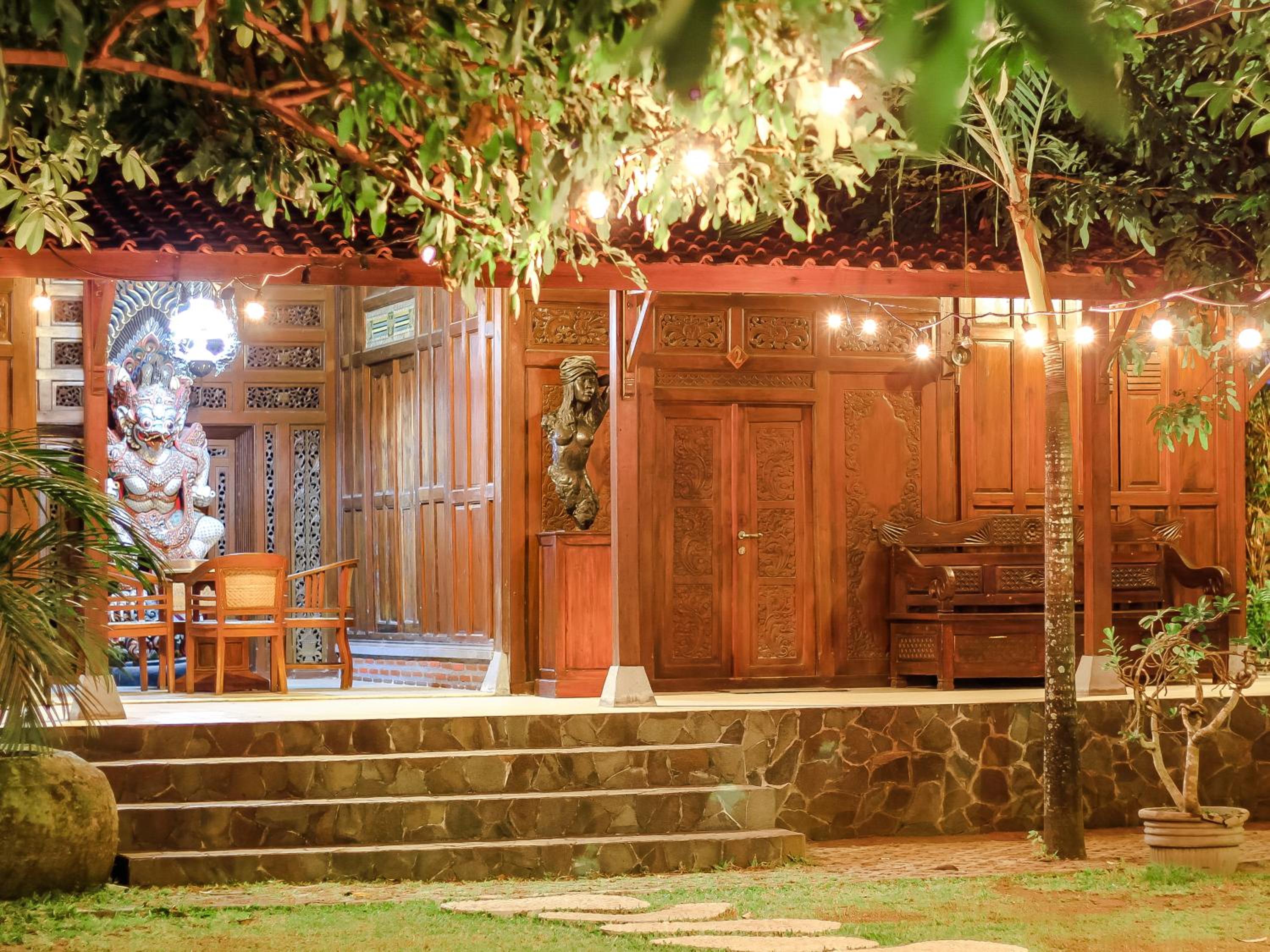 Deluxe Double Room with Balcony - Photo 6