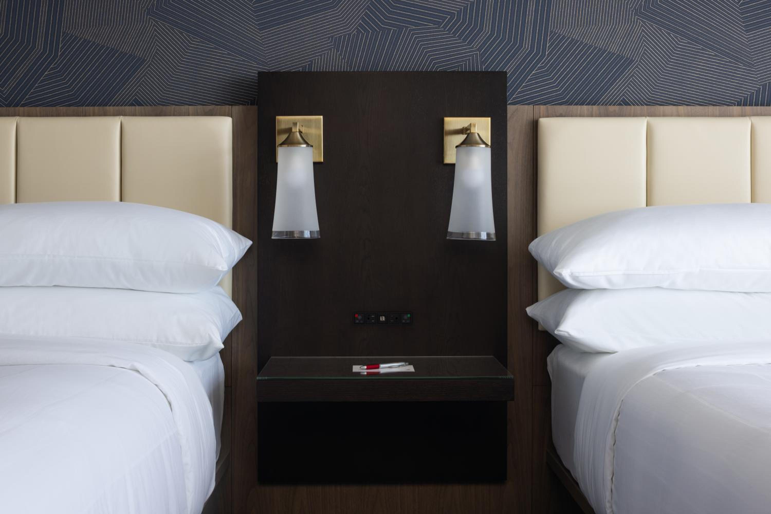 Double Room with Two Double Beds - Hearing Accessible  - Photo 3