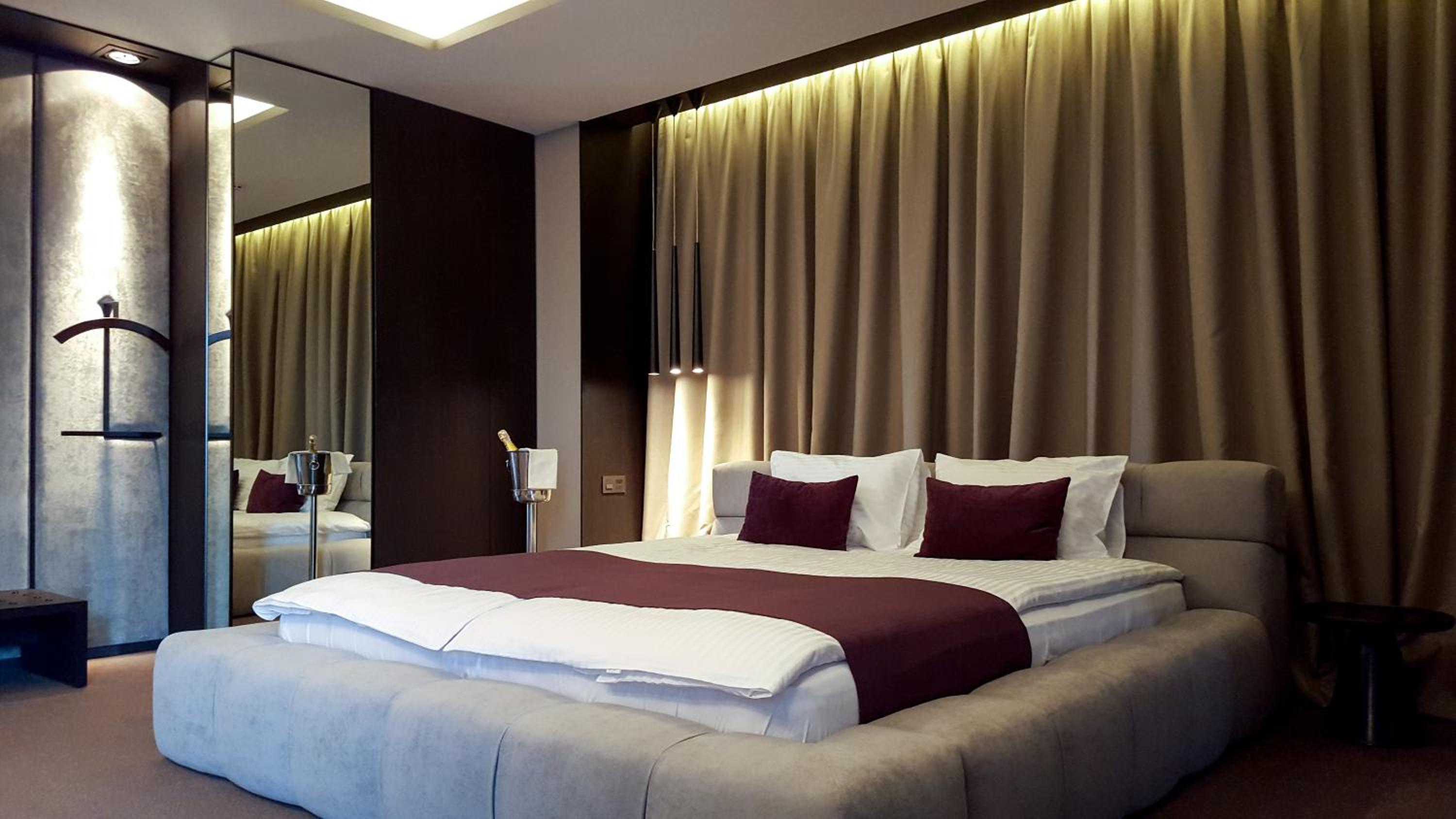 Suite (1-2 Adults)