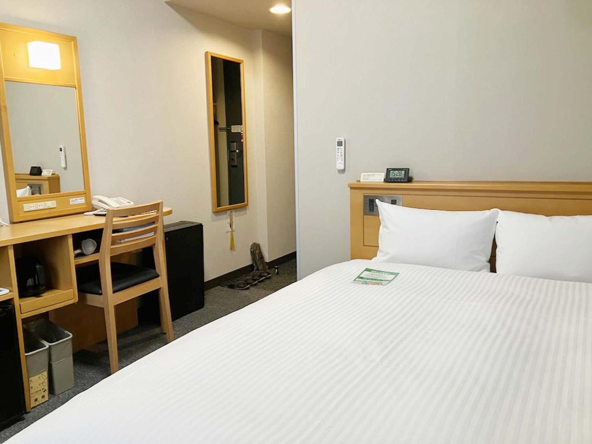 Double Room with Small Double Bed - Non-Smoking - Photo 9