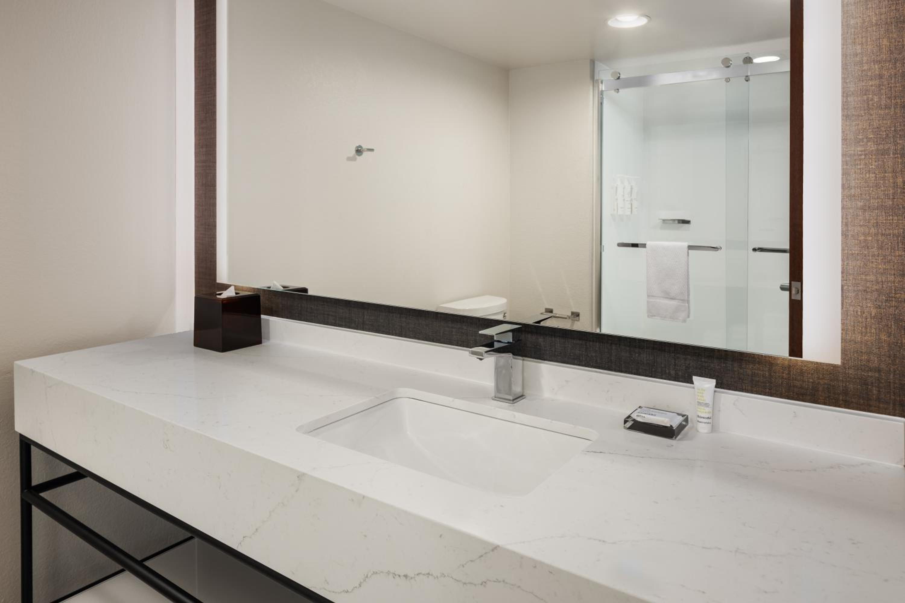 King Room - Hearing Accessible - Photo 4