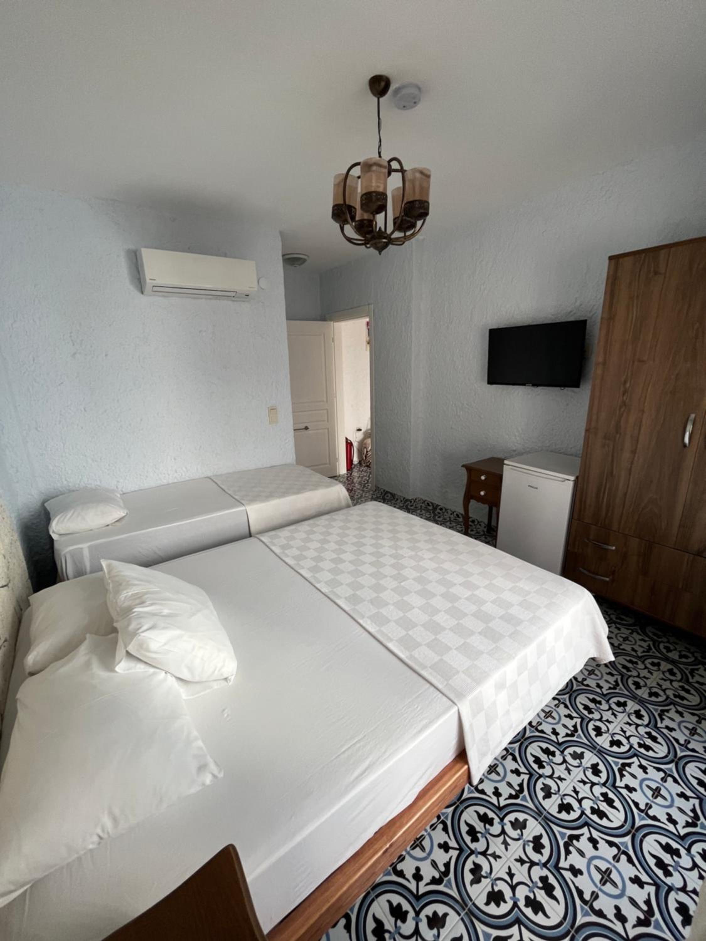 Budget Double or Twin Room - Photo 5