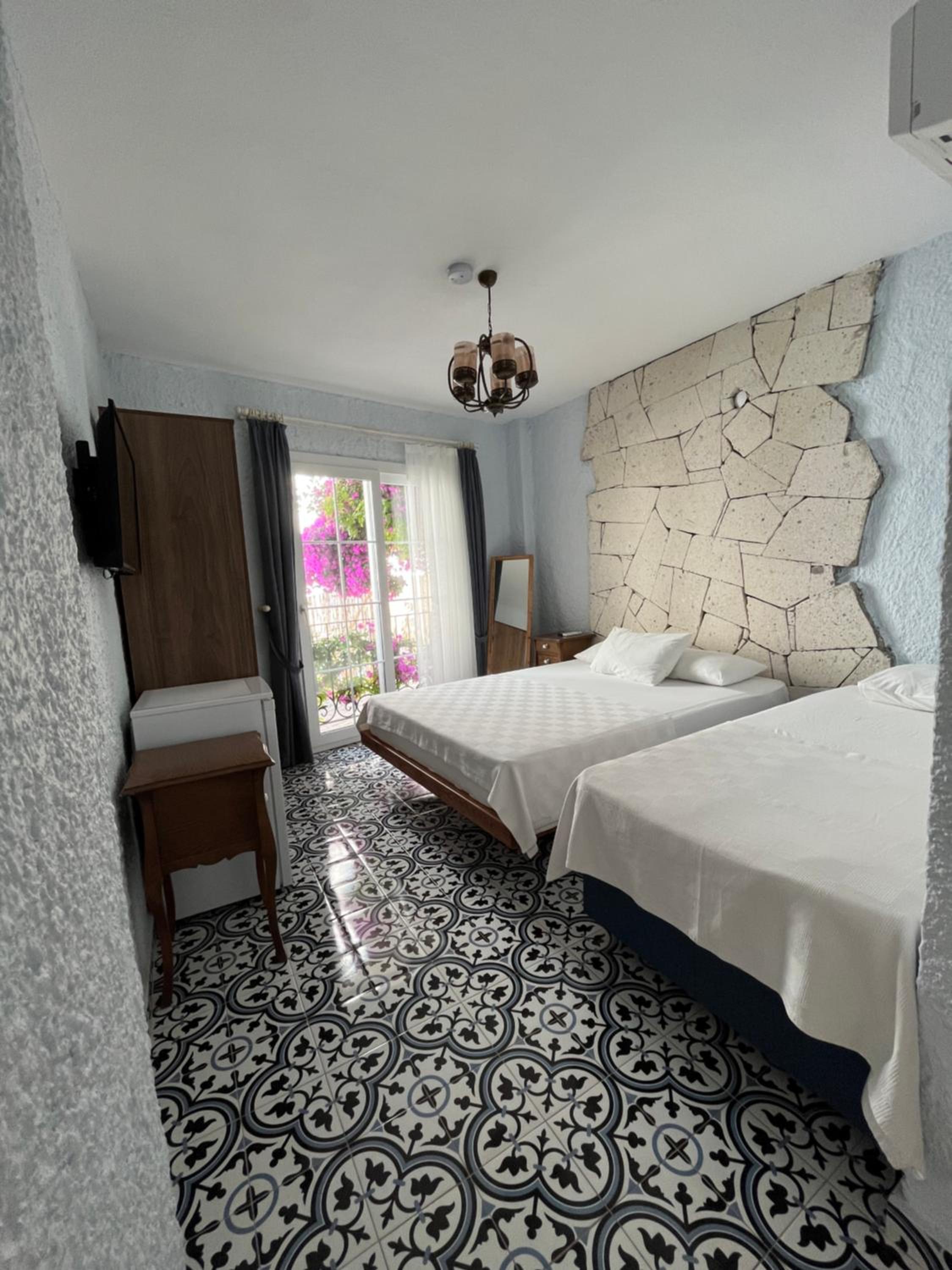 Budget Double or Twin Room - Photo 6