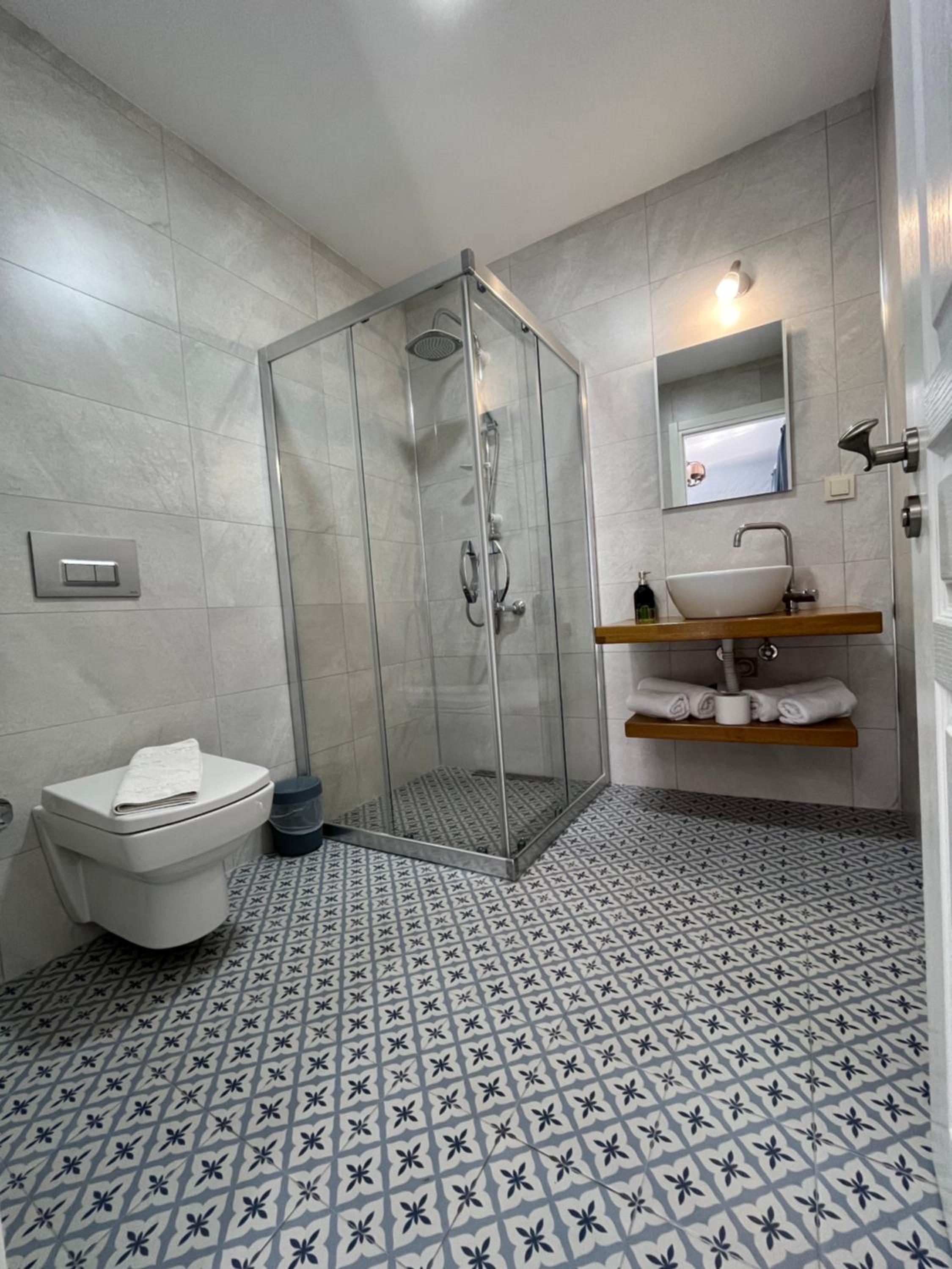 Budget Double or Twin Room - Photo 7