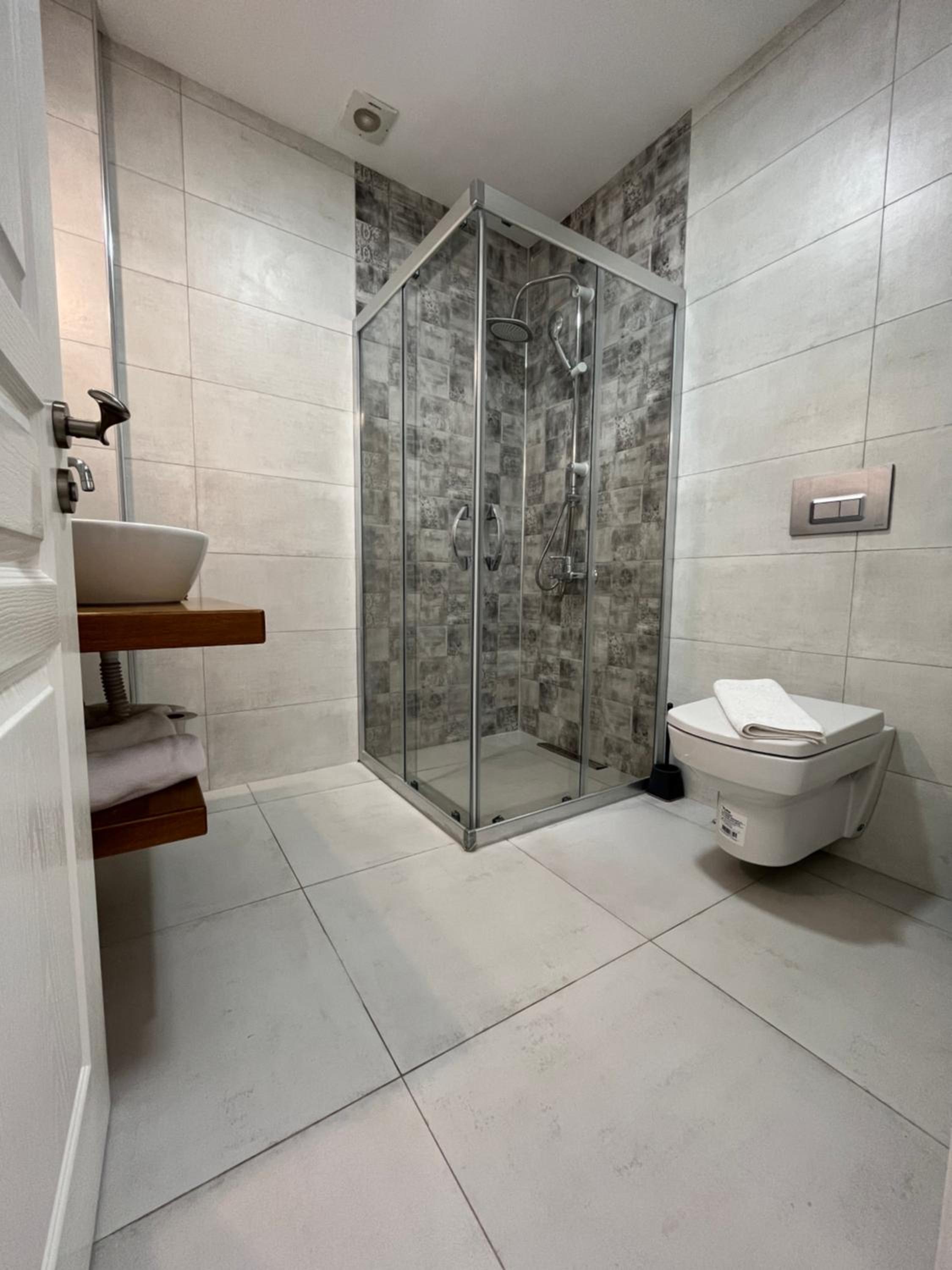 Budget Double or Twin Room - Photo 2