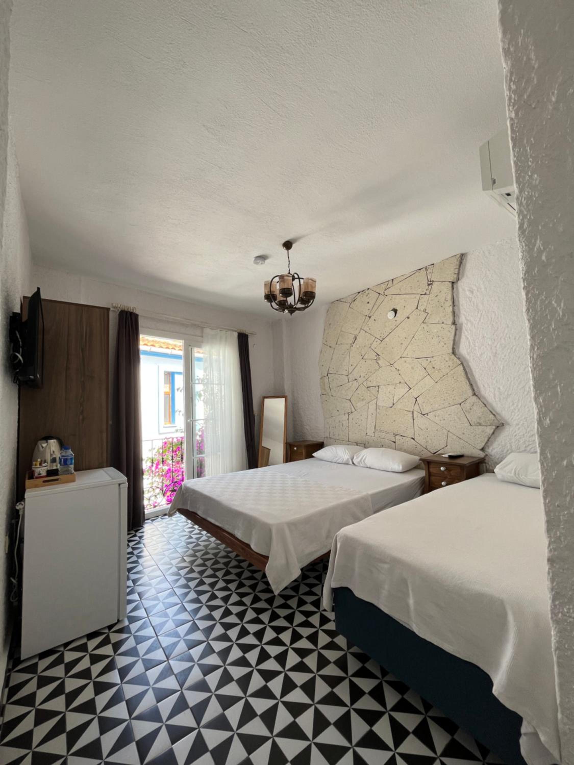 Budget Double or Twin Room - Photo 4