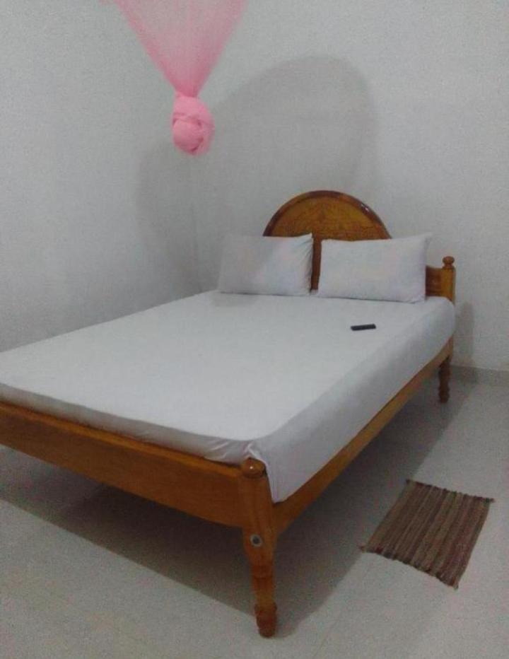 Budget Double Room photo 3