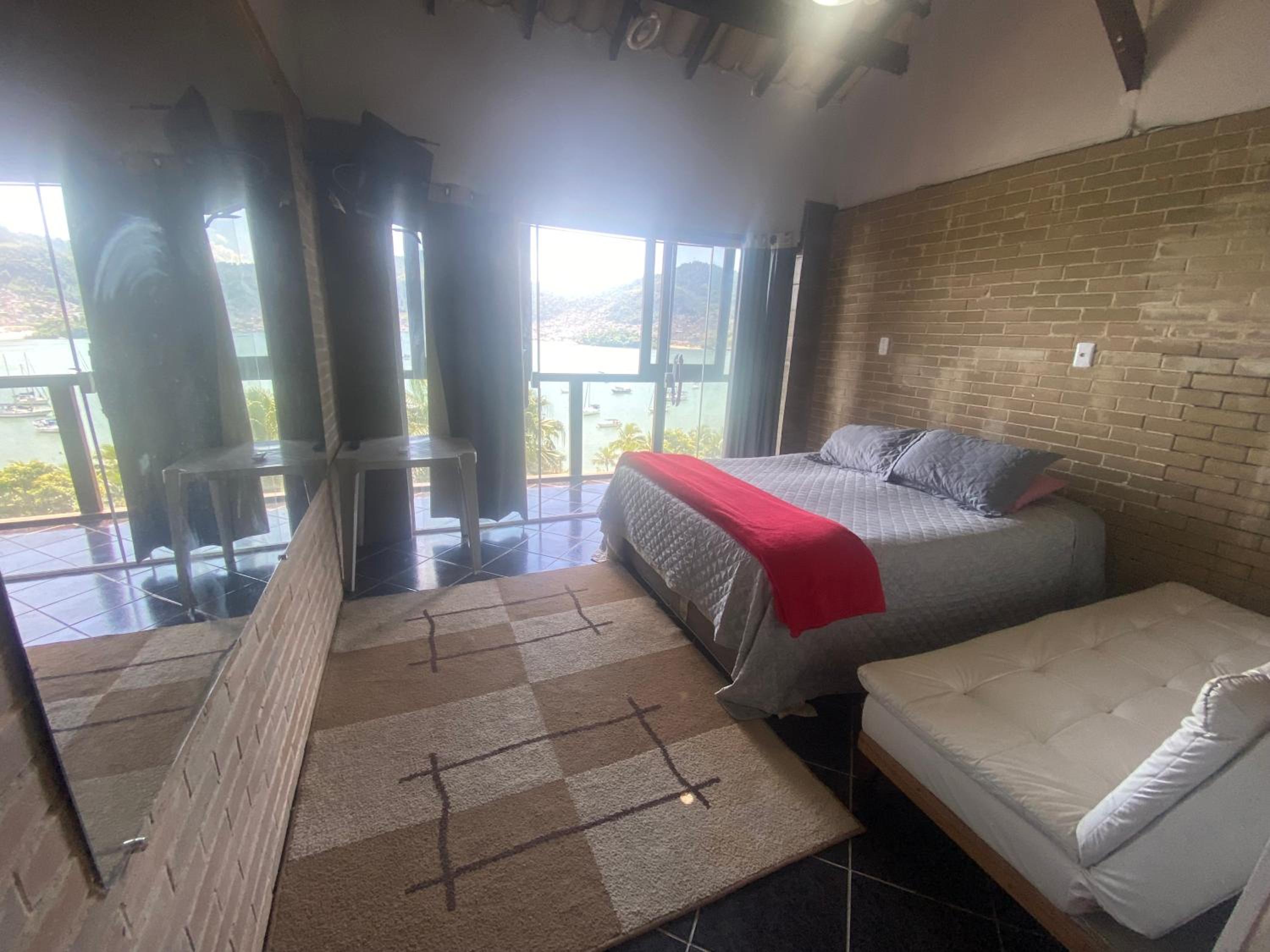Executive Suite - Photo 4