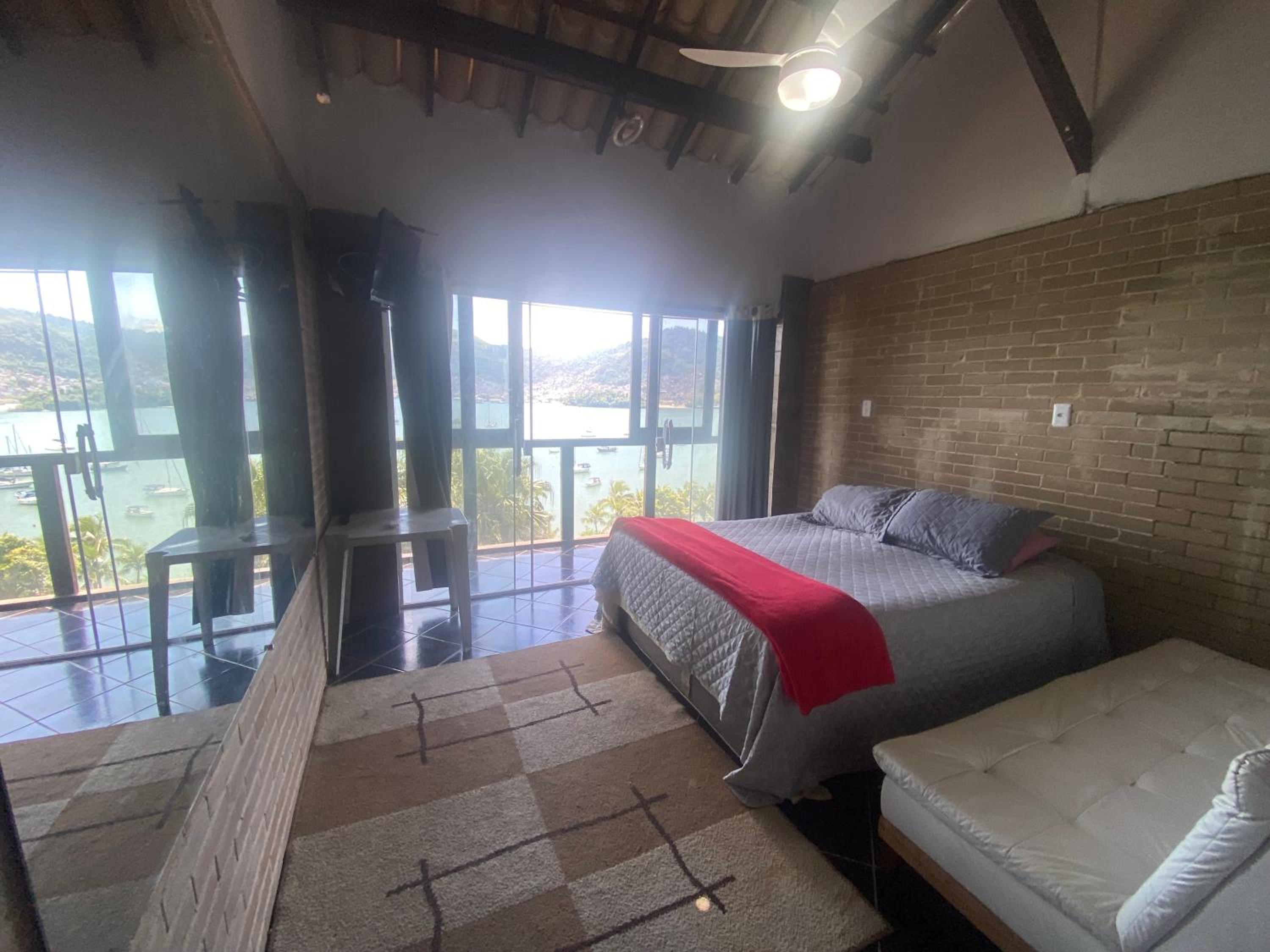 Executive Suite - Photo 5