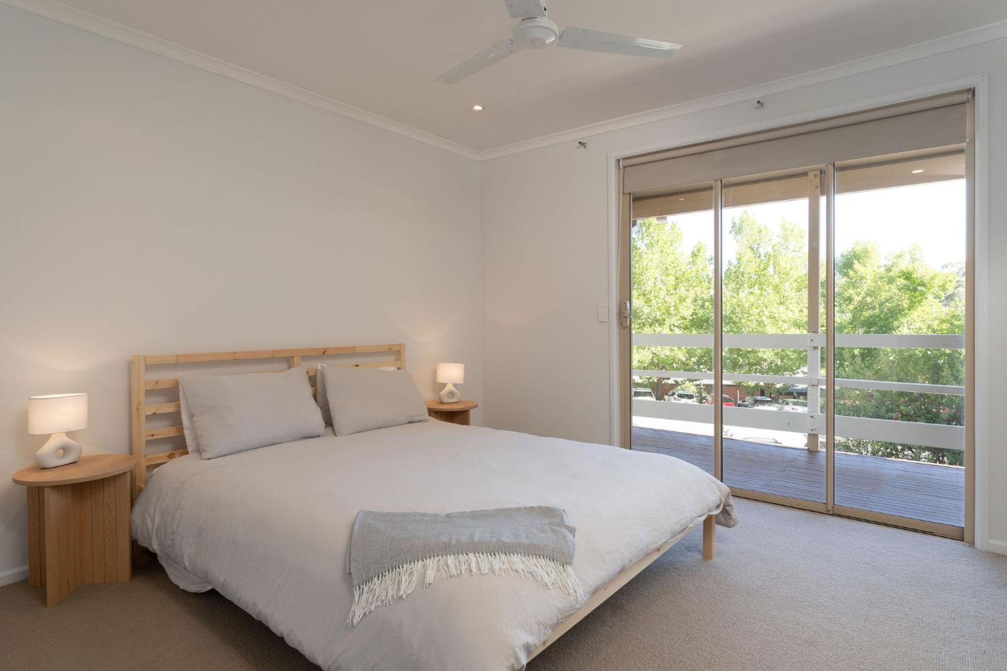 Three-Bedroom House photo 3