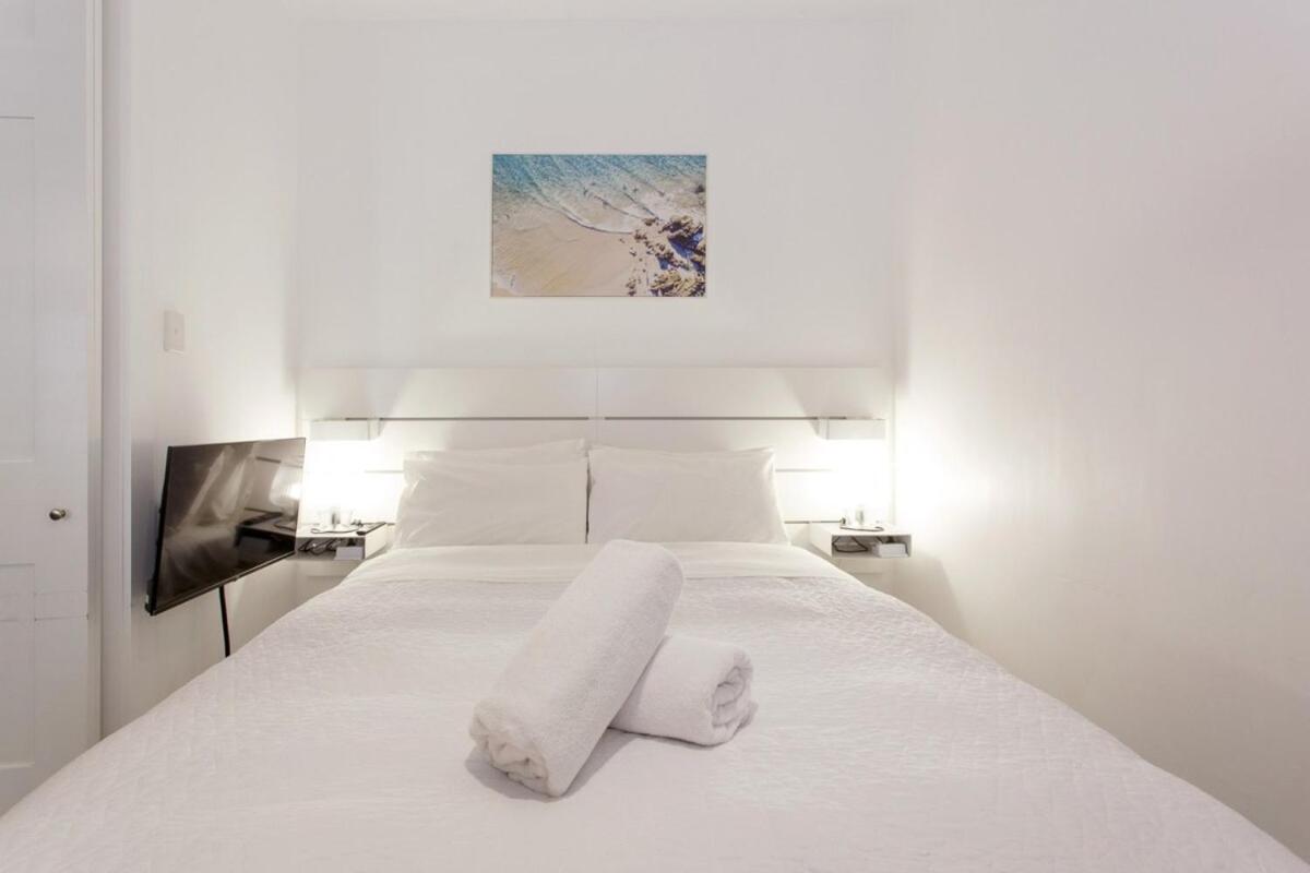 Studio Apartment photo 3