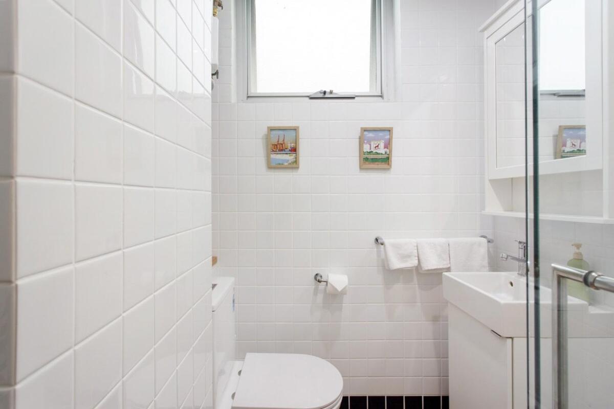 Studio Apartment photo 1