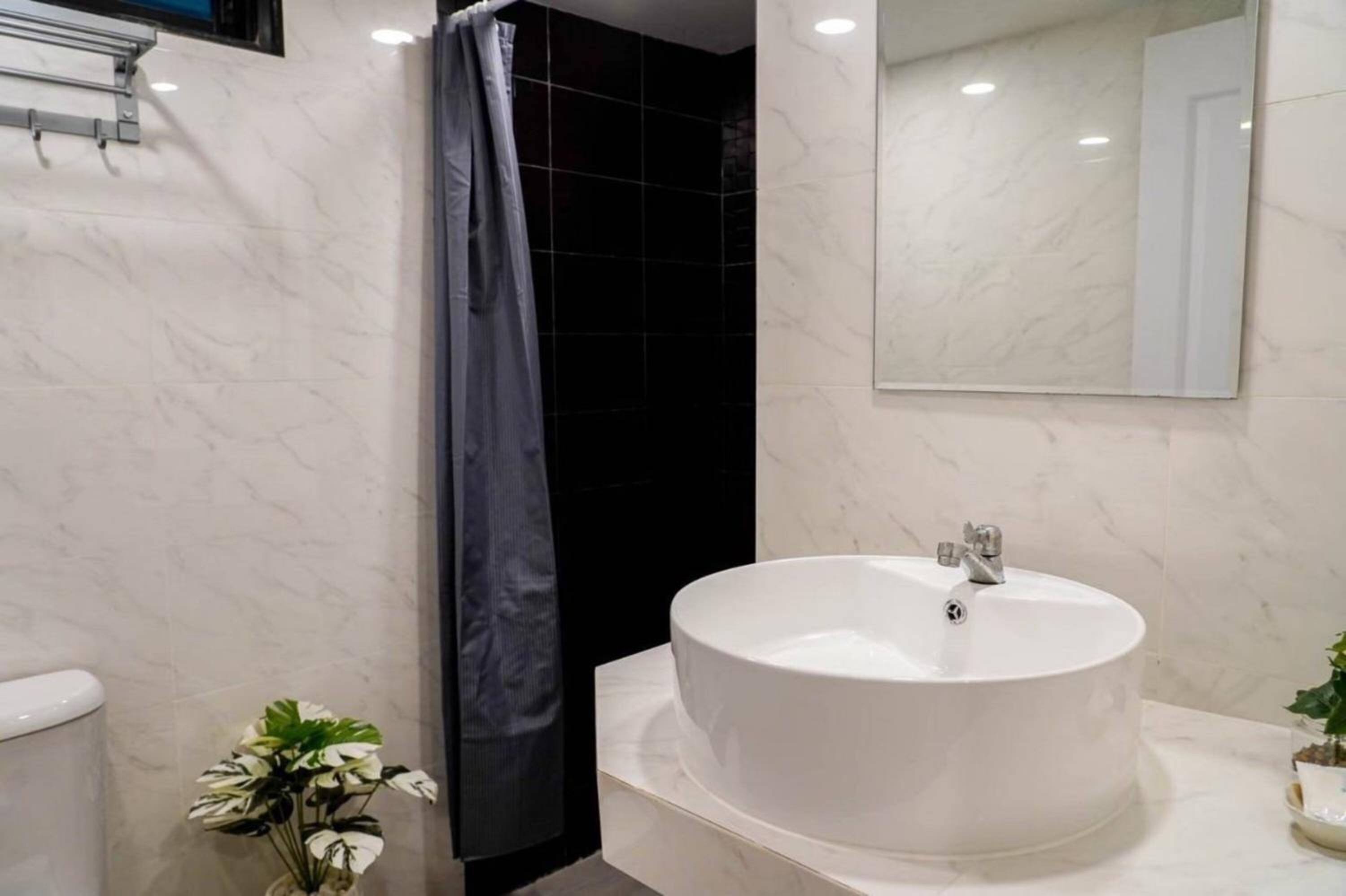 Twin Room with Shared Bathroom photo 2