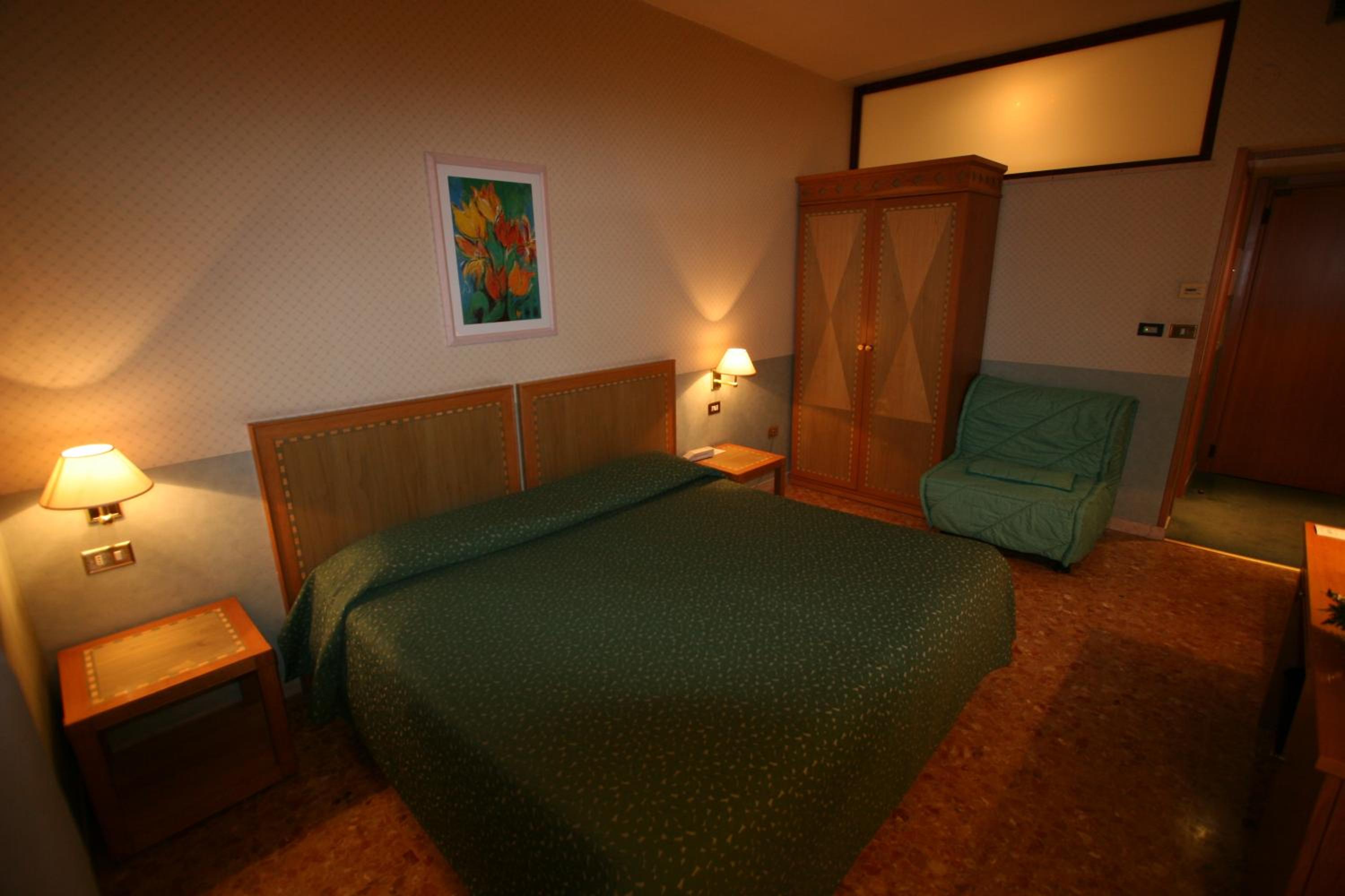 Double or Twin Room - Photo 1